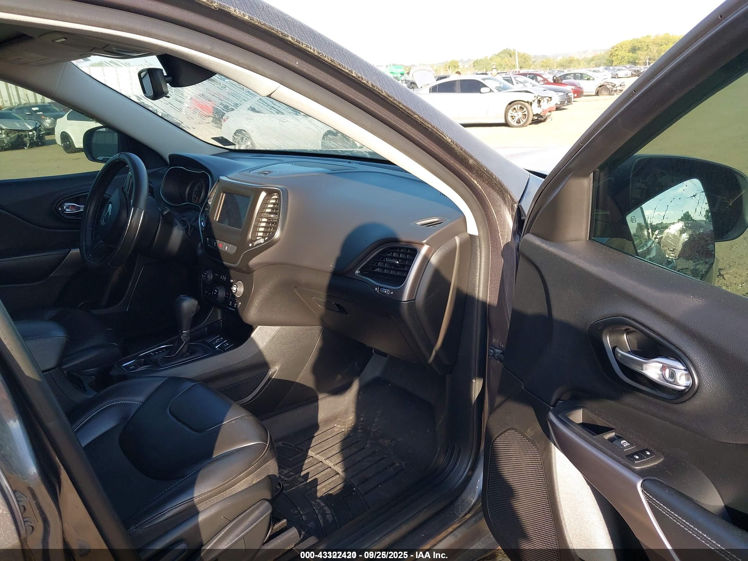 JEEP CHEROKEE image 5