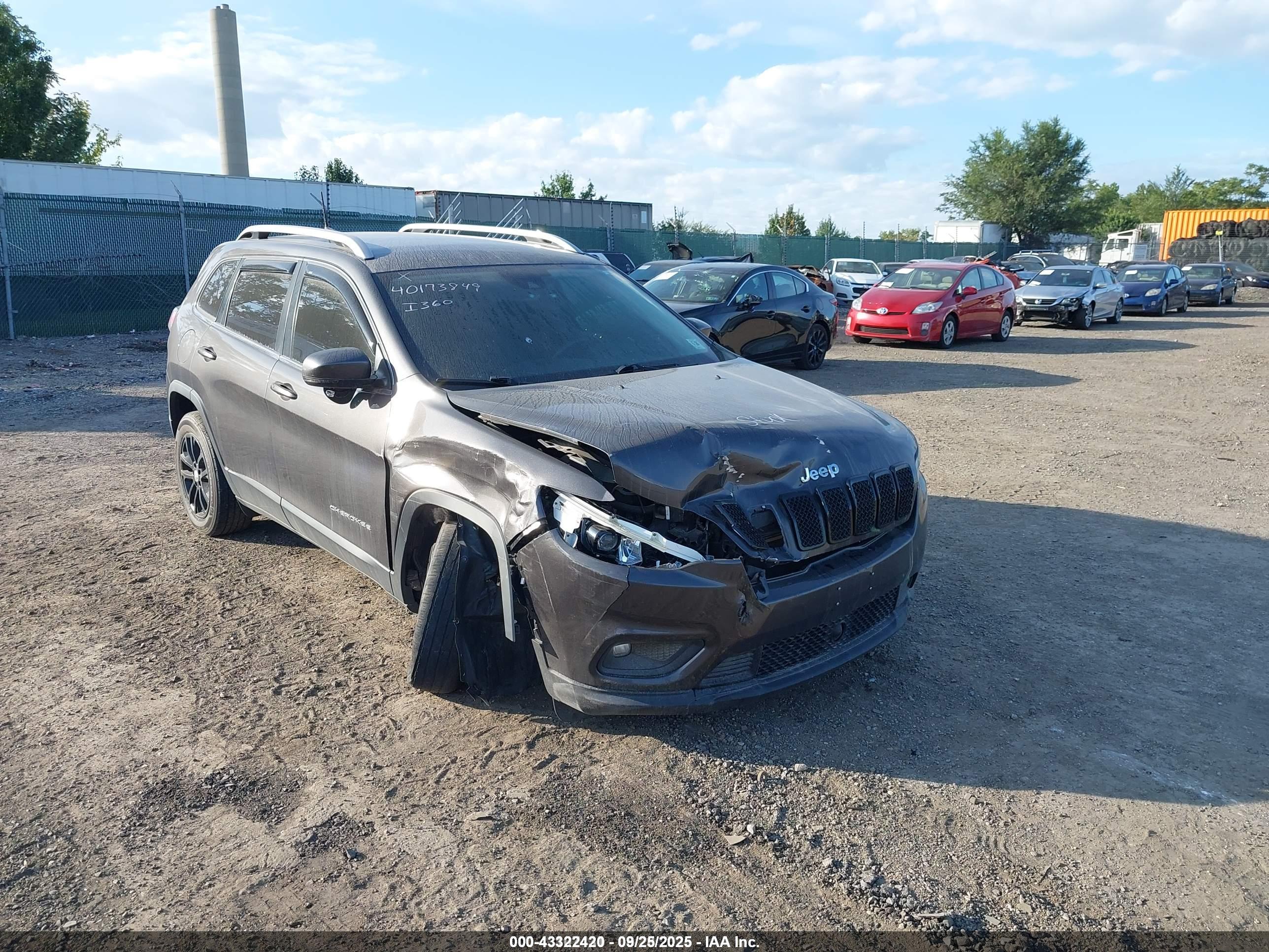 JEEP CHEROKEE image 6