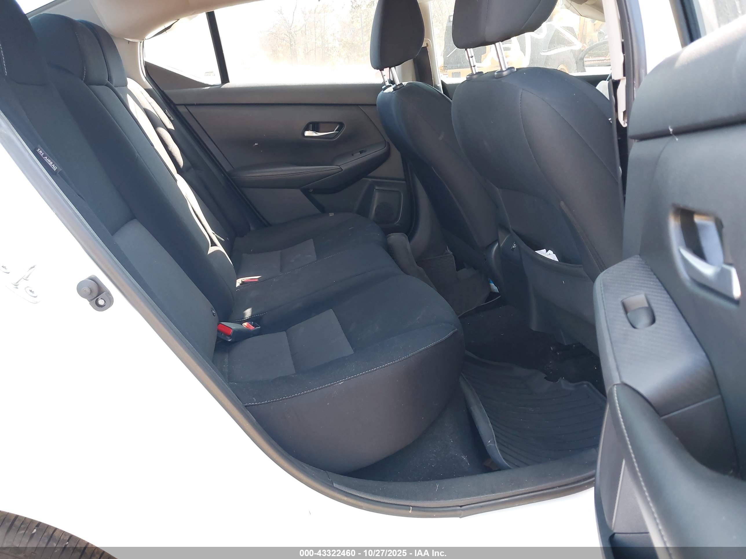 NISSAN SENTRA image 8