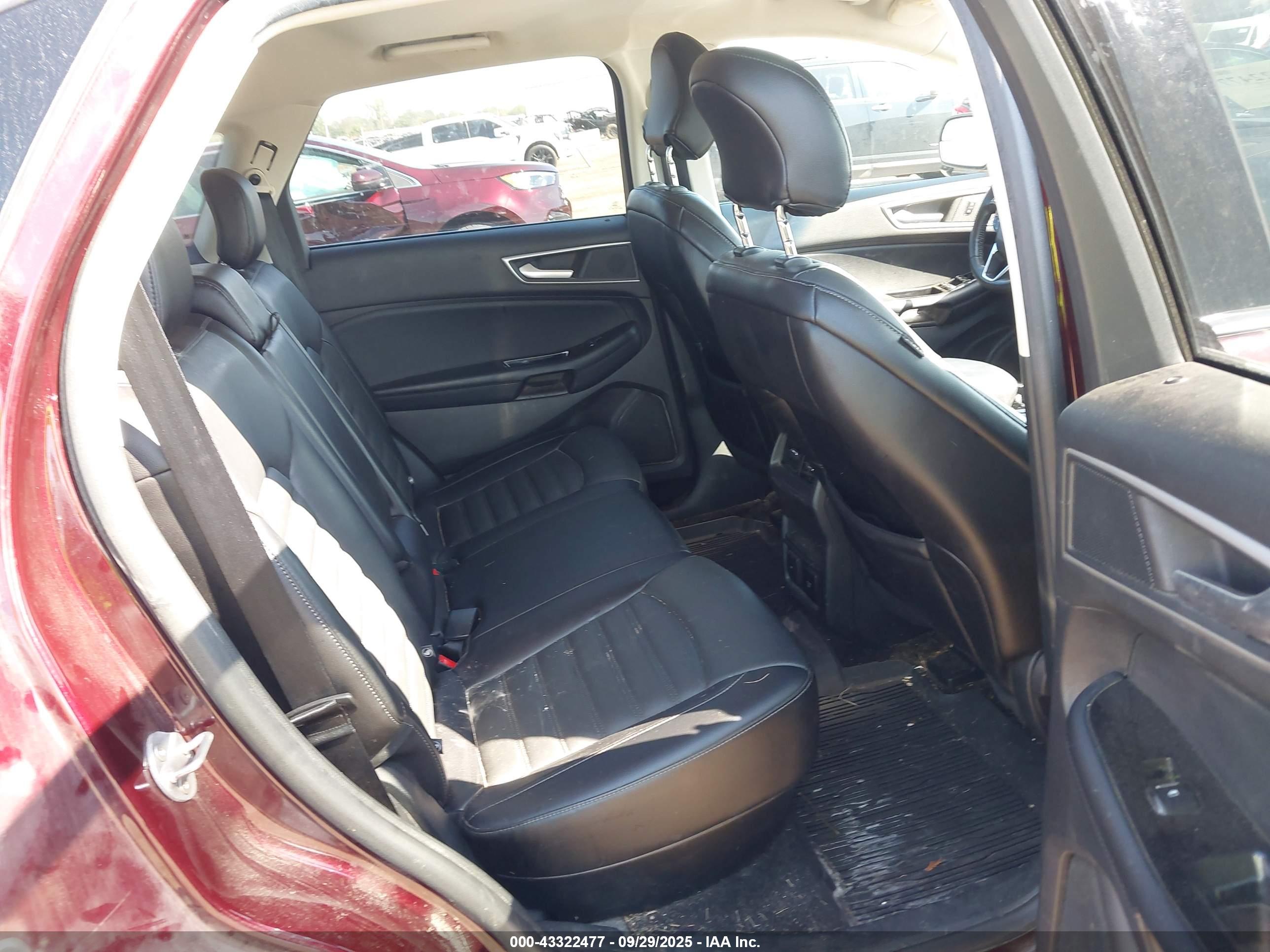 FORD EDGE image 8