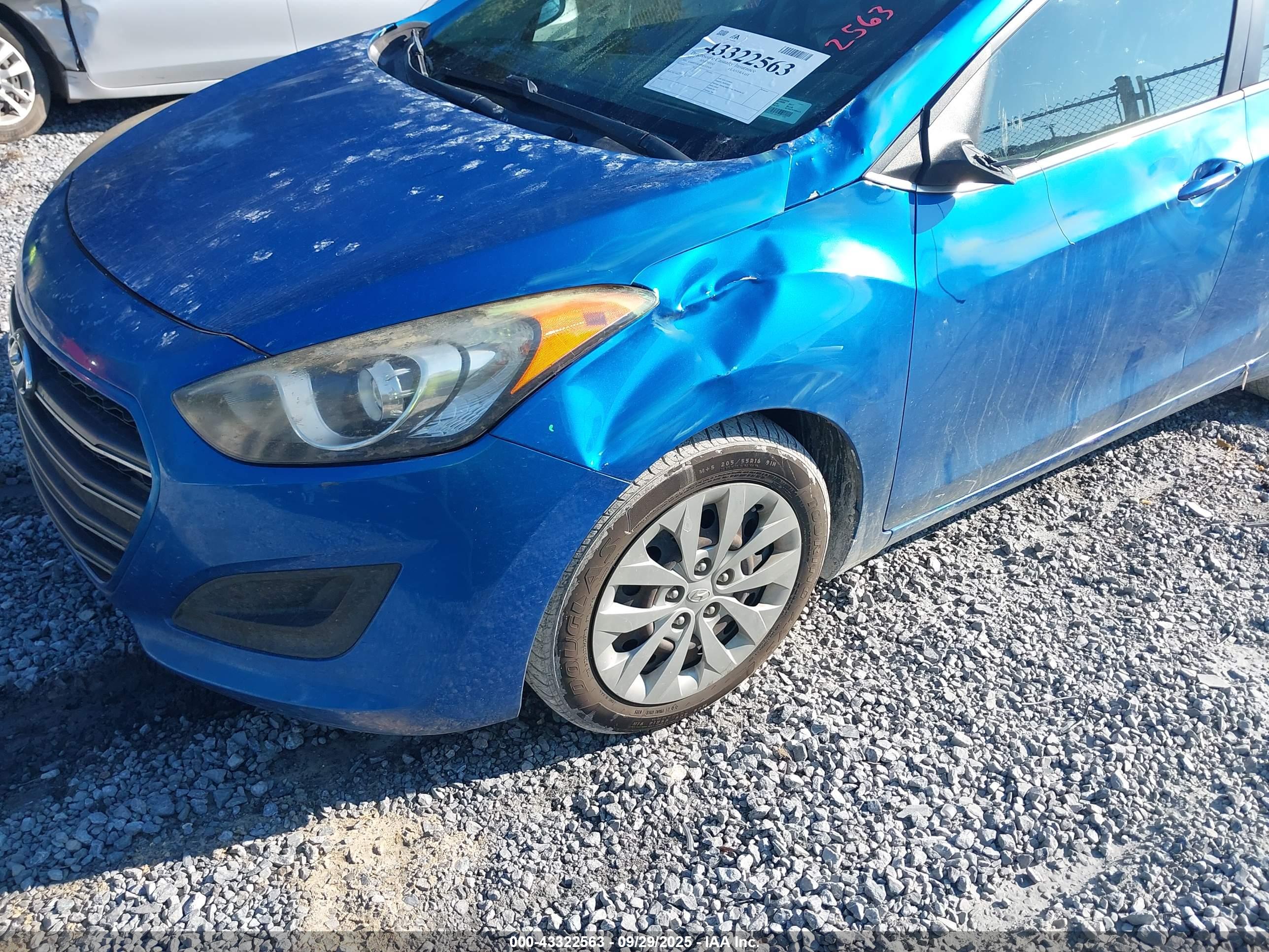 HYUNDAI ELANTRA image 6