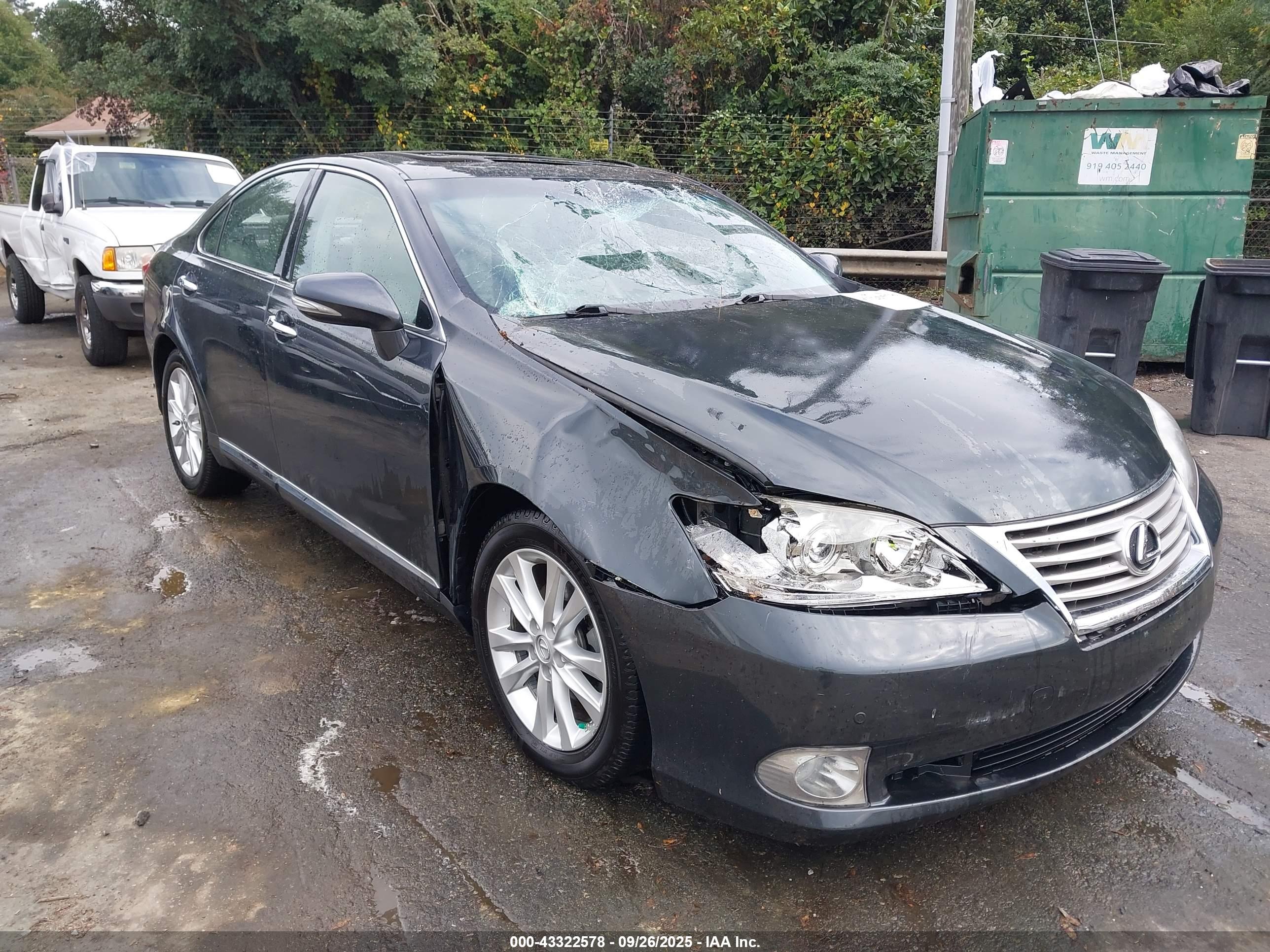 LEXUS ES image 6