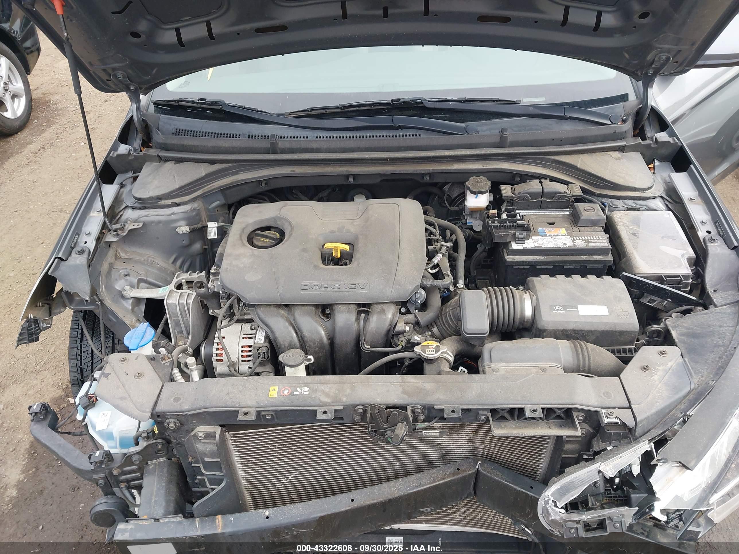 HYUNDAI ELANTRA image 10