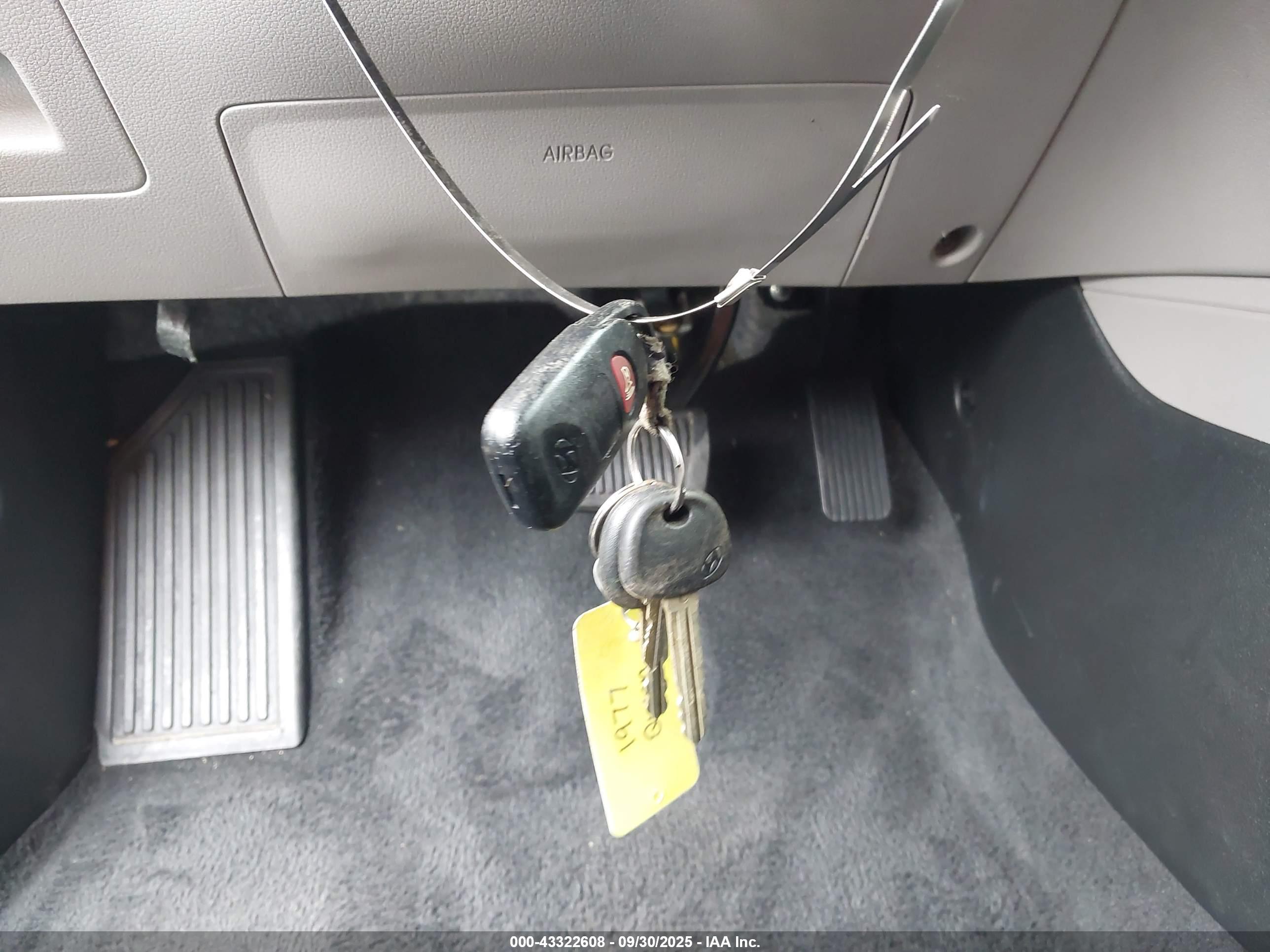 HYUNDAI ELANTRA image 11