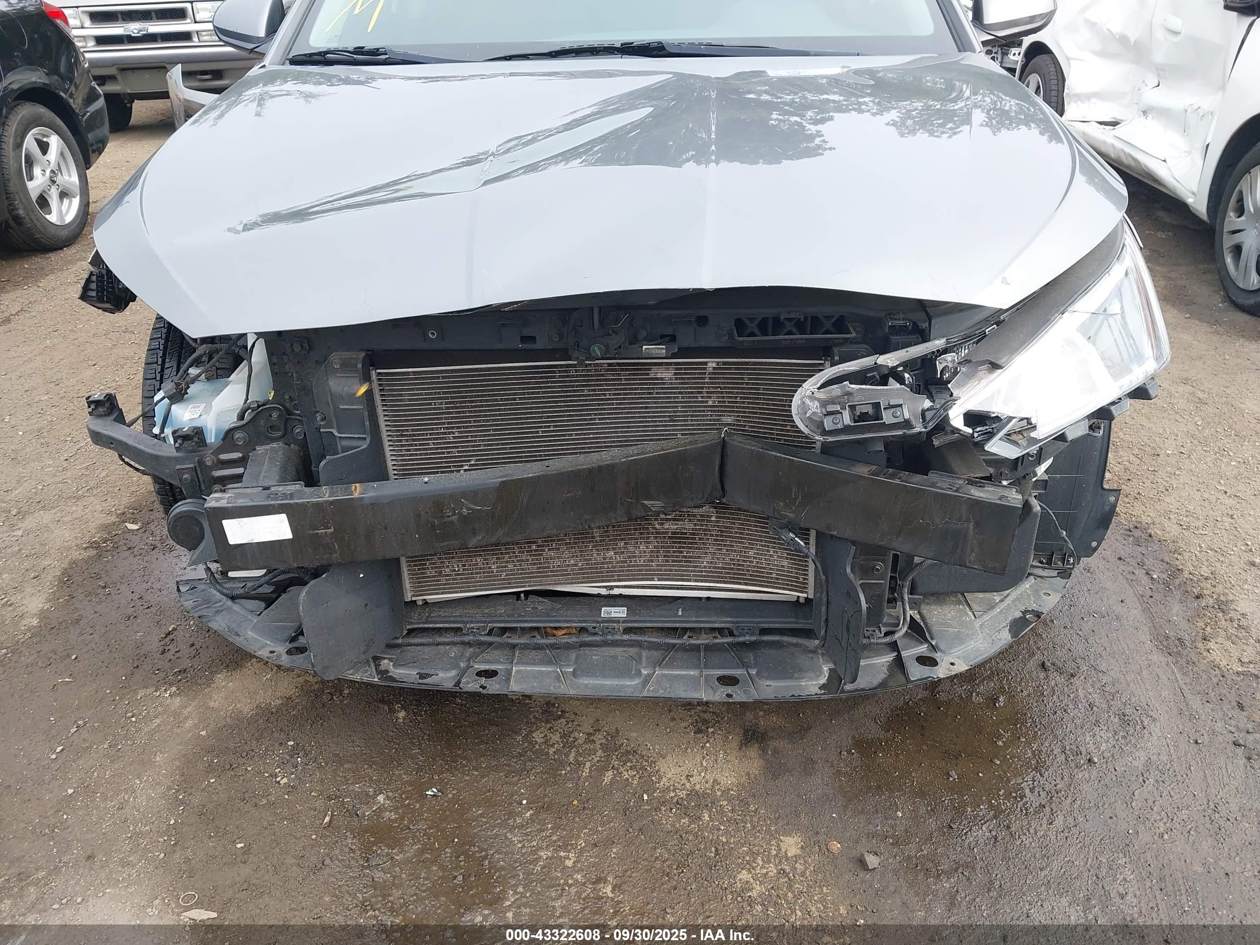 HYUNDAI ELANTRA image 6