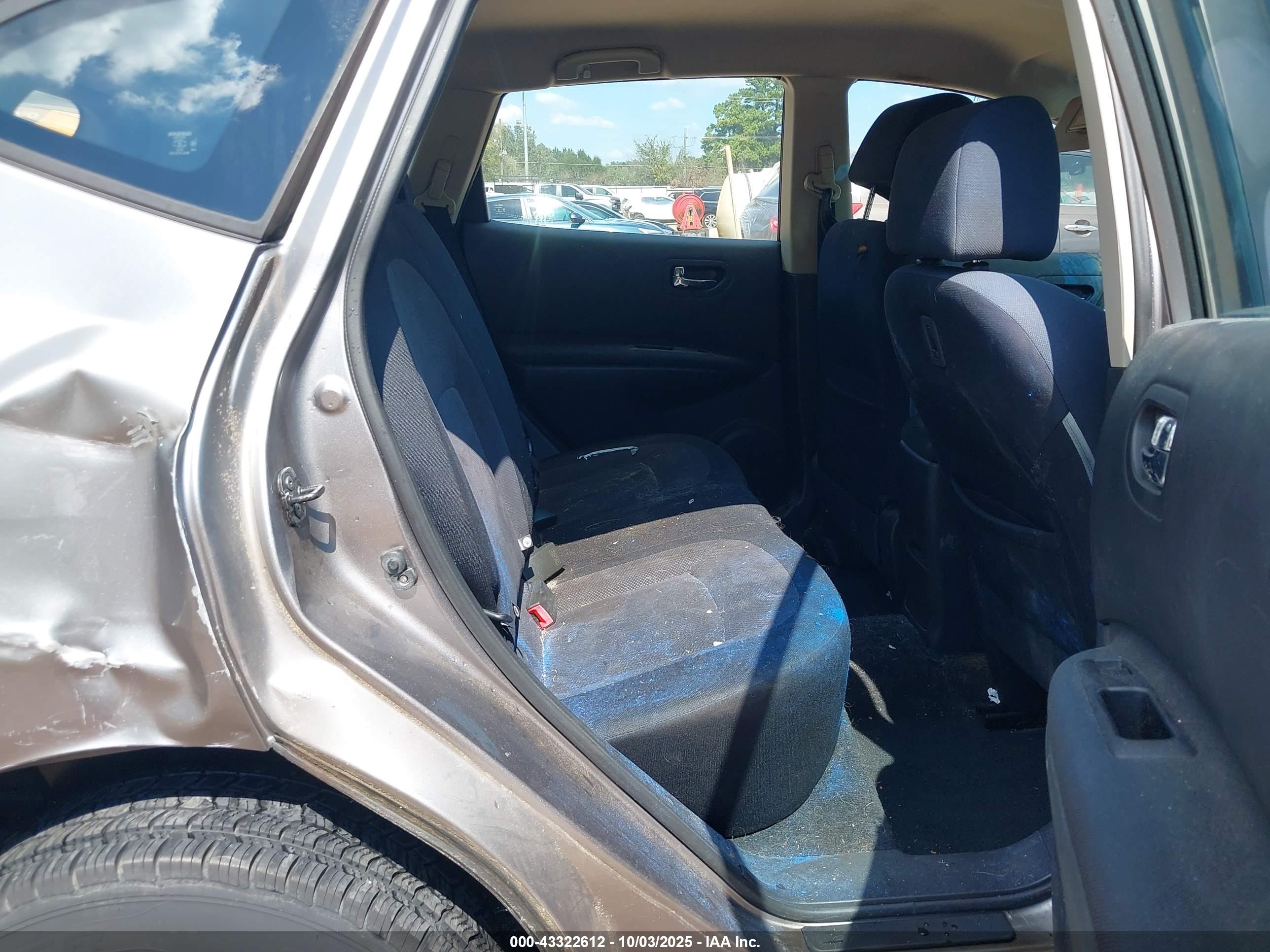 NISSAN ROGUE image 8