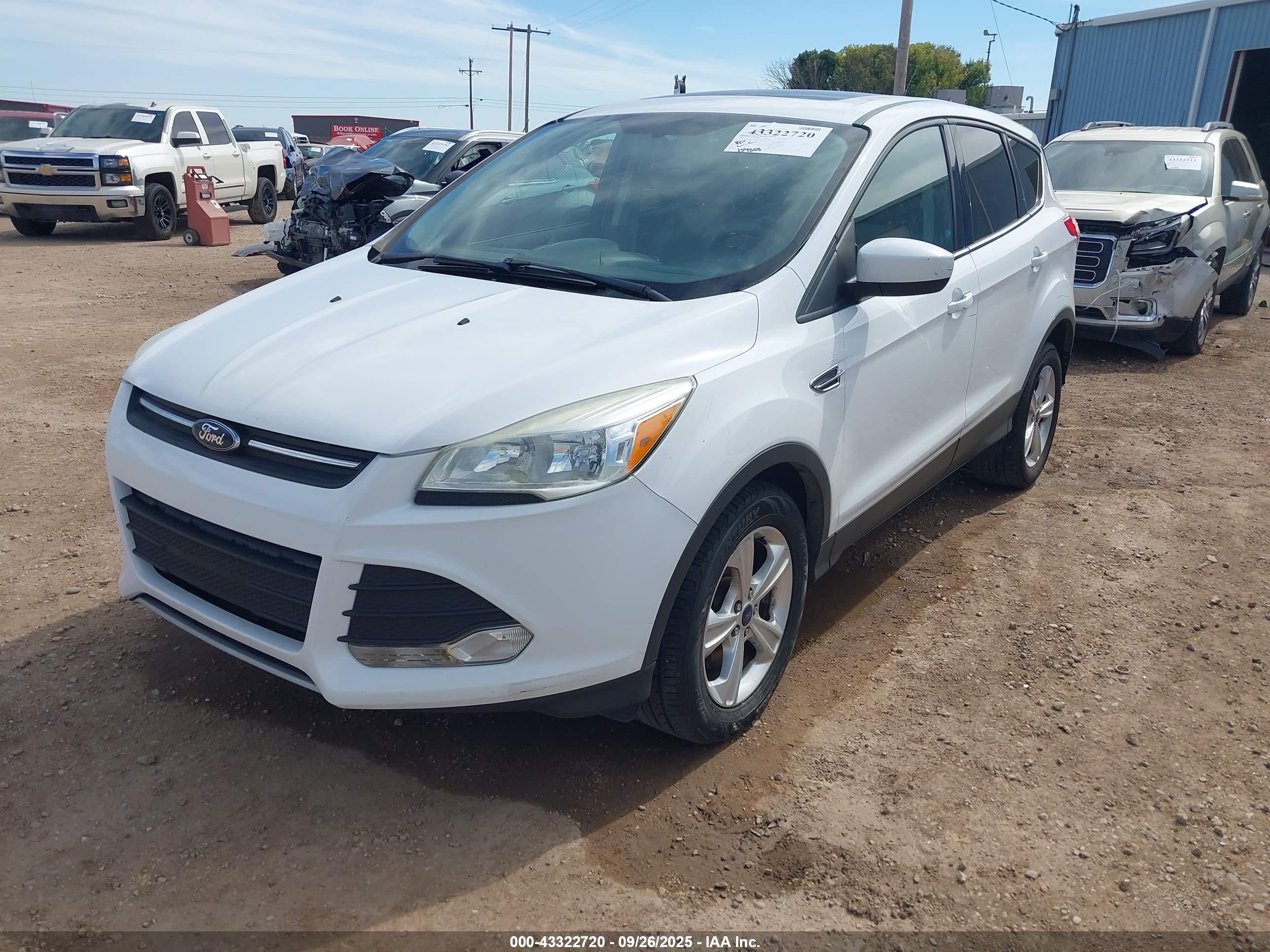 FORD ESCAPE image 2