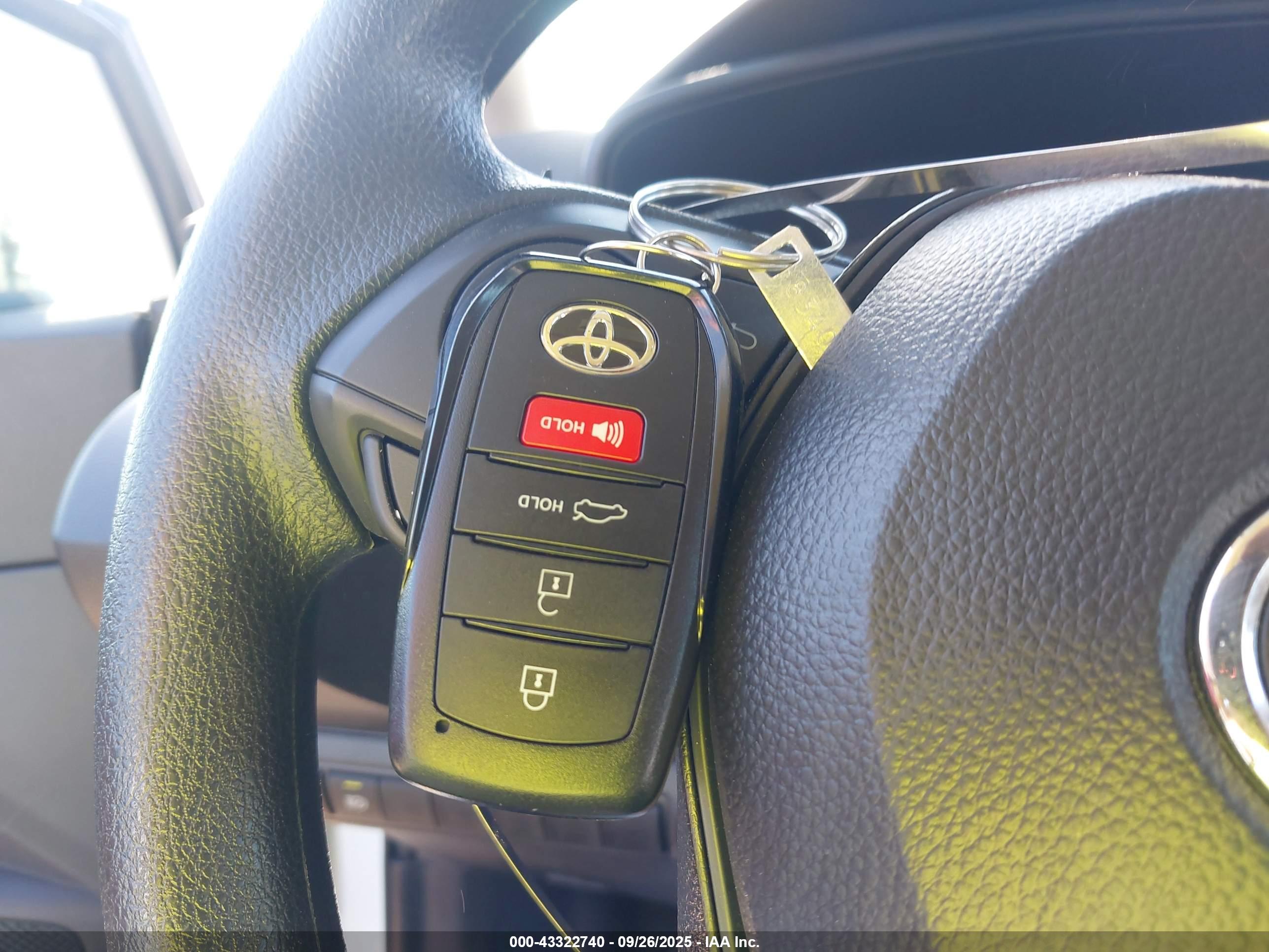 TOYOTA COROLLA image 11
