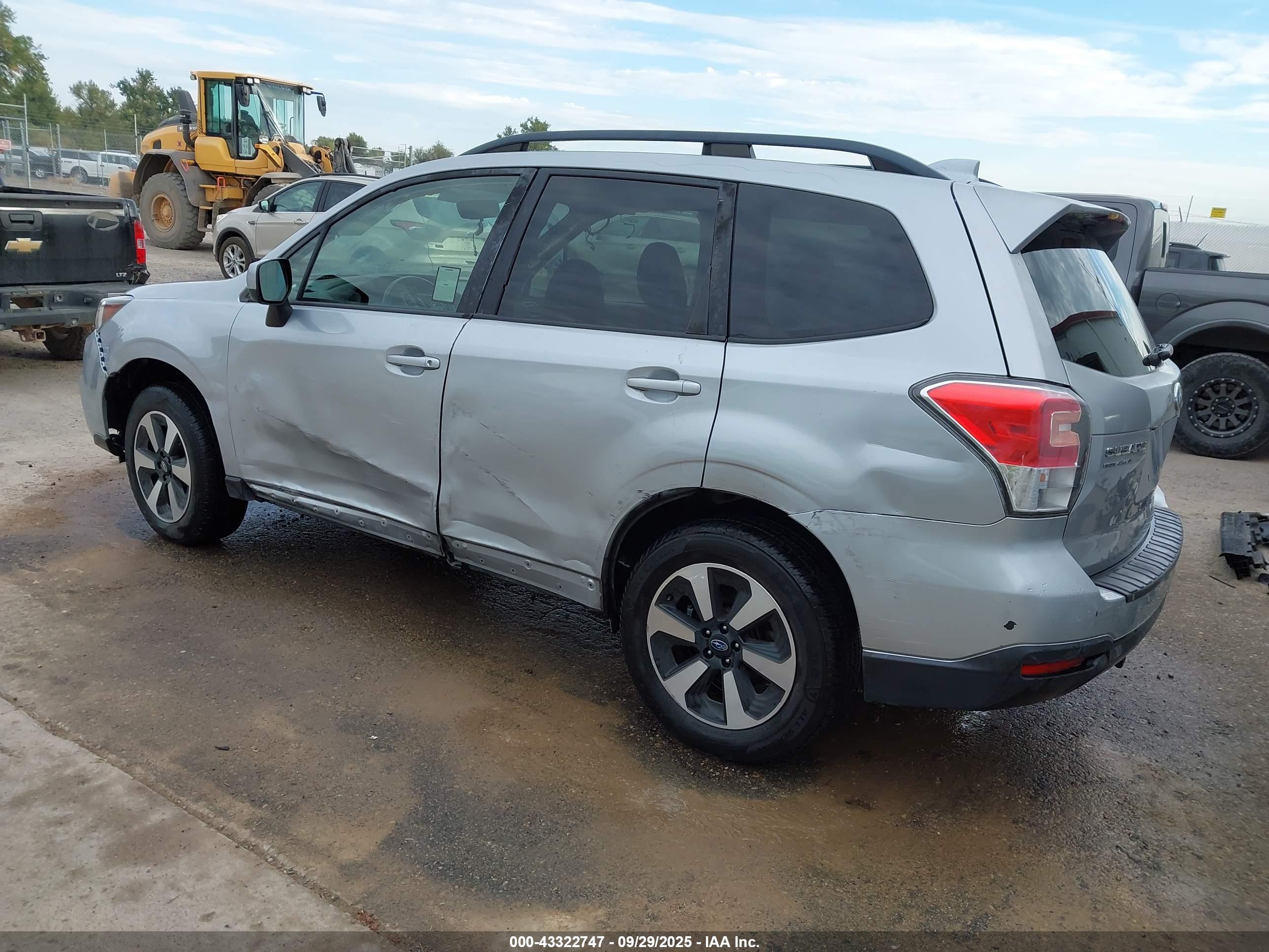 SUBARU FORESTER image 3