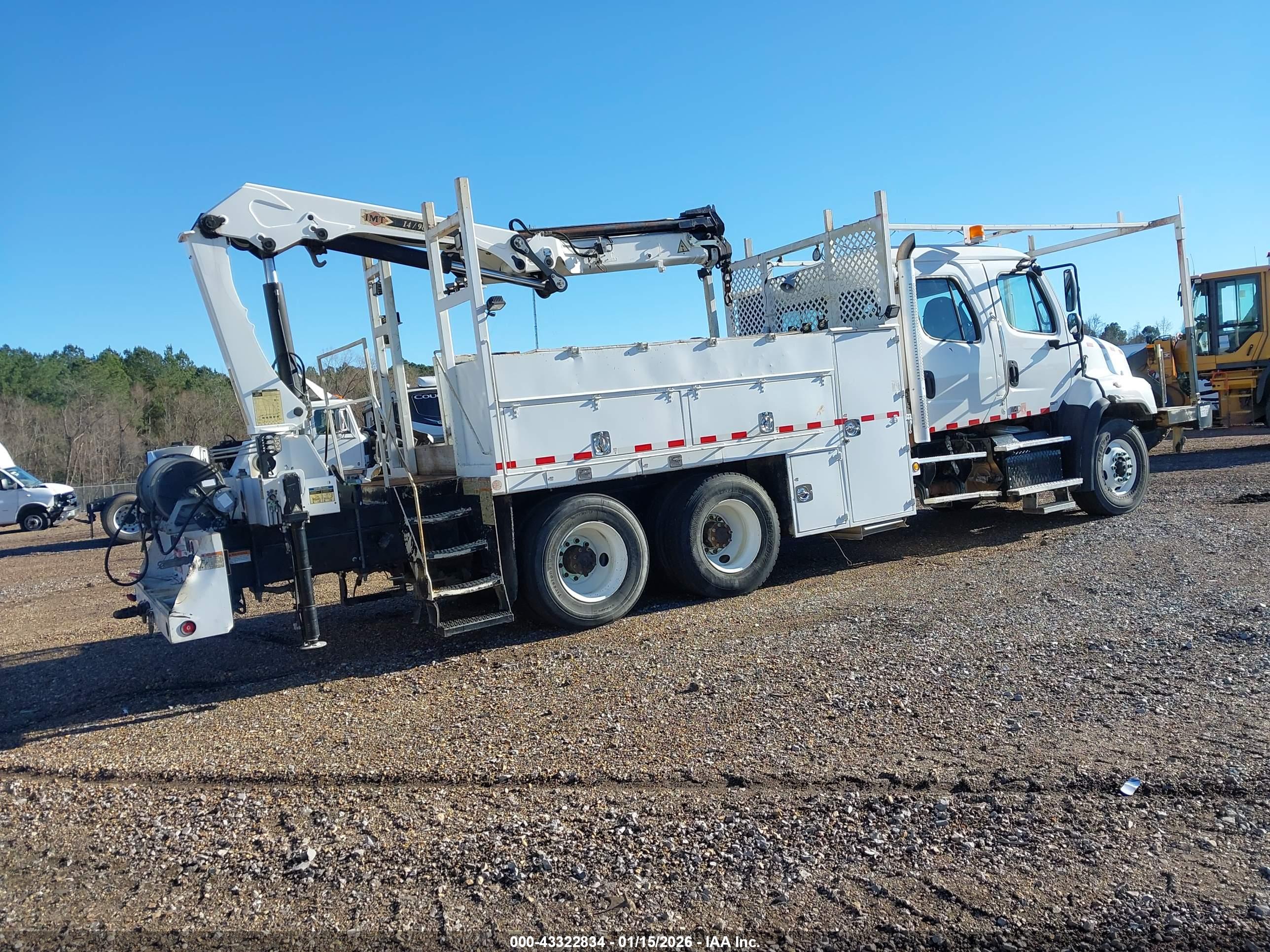 FREIGHTLINER 114SD image 4