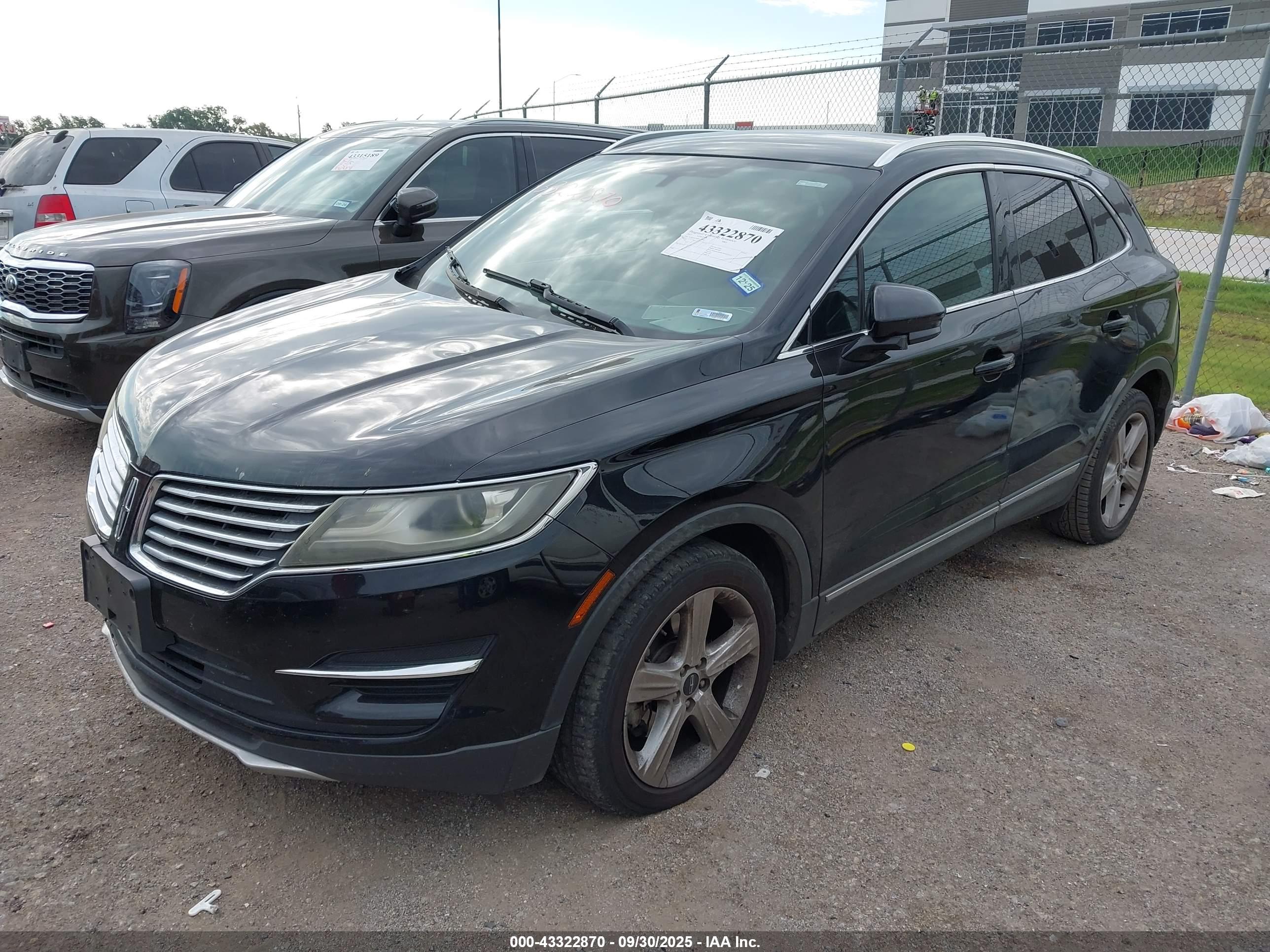 LINCOLN MKC image 2