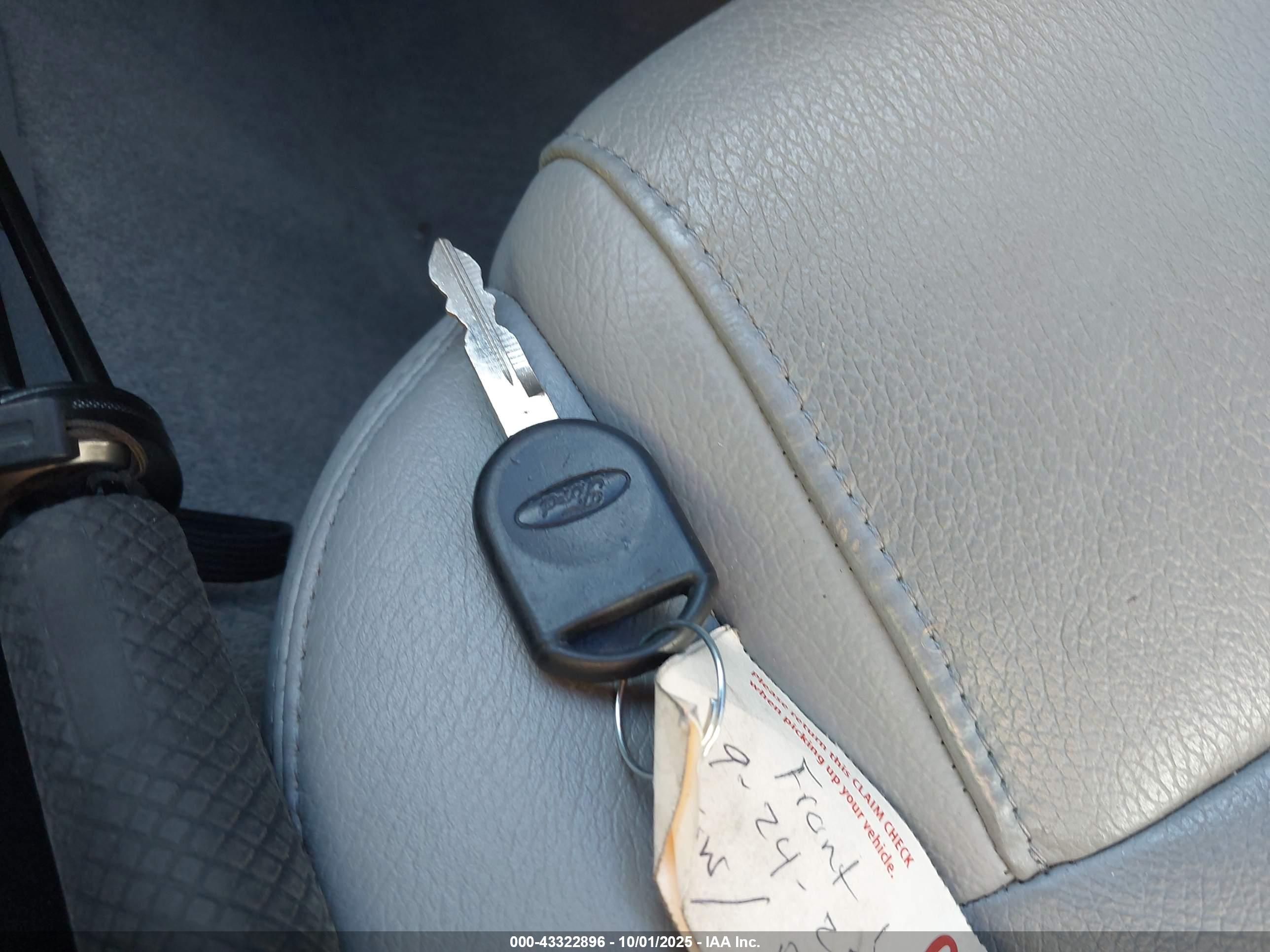 FORD MUSTANG image 11