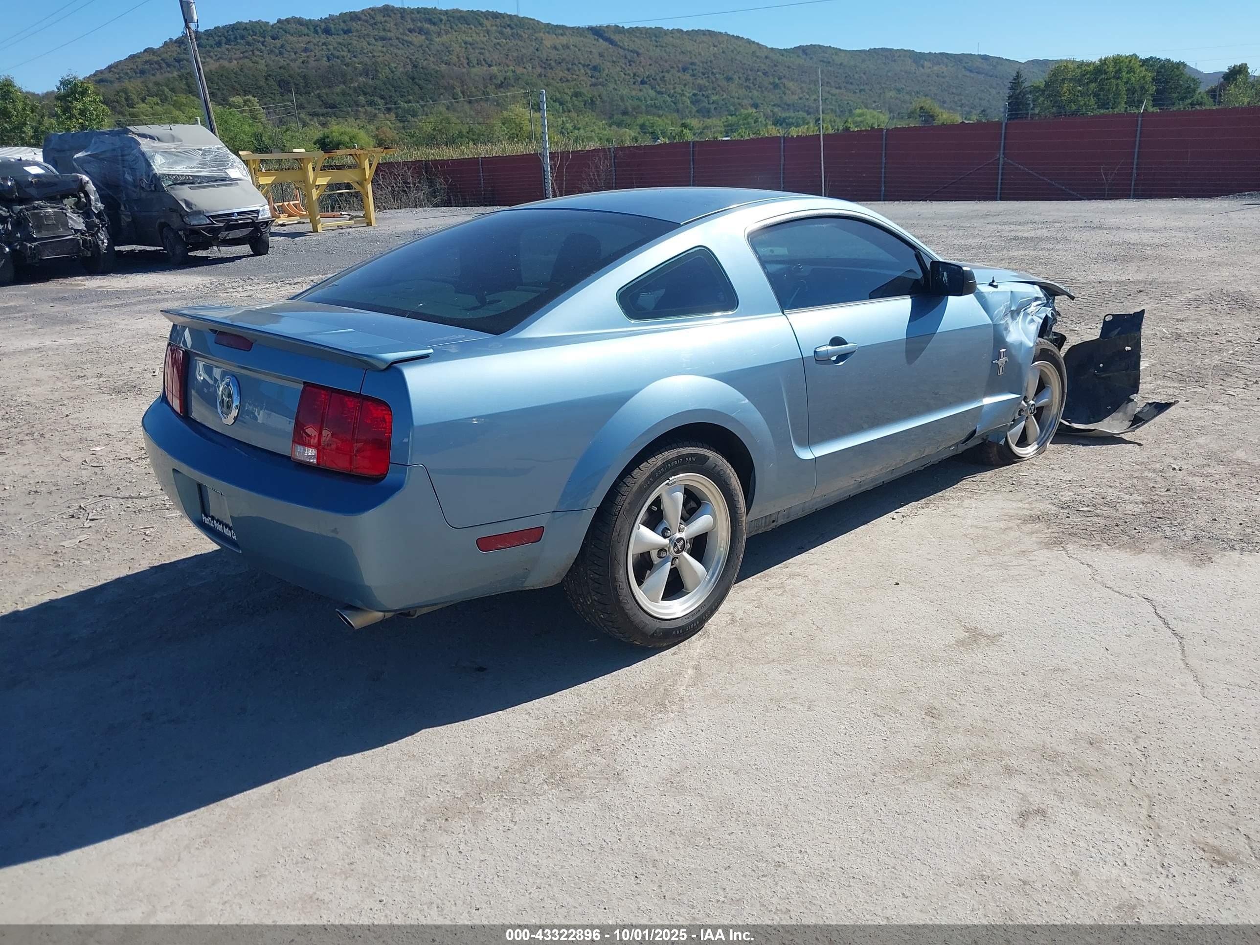 FORD MUSTANG image 4