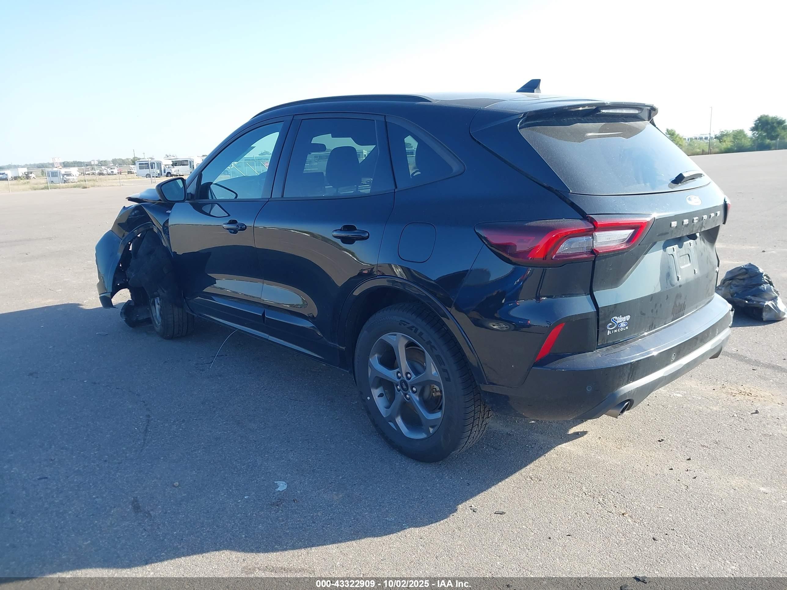 FORD ESCAPE image 3