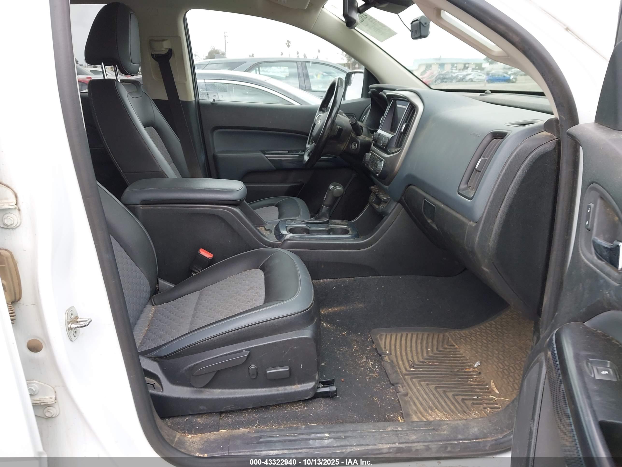 CHEVROLET COLORADO image 5