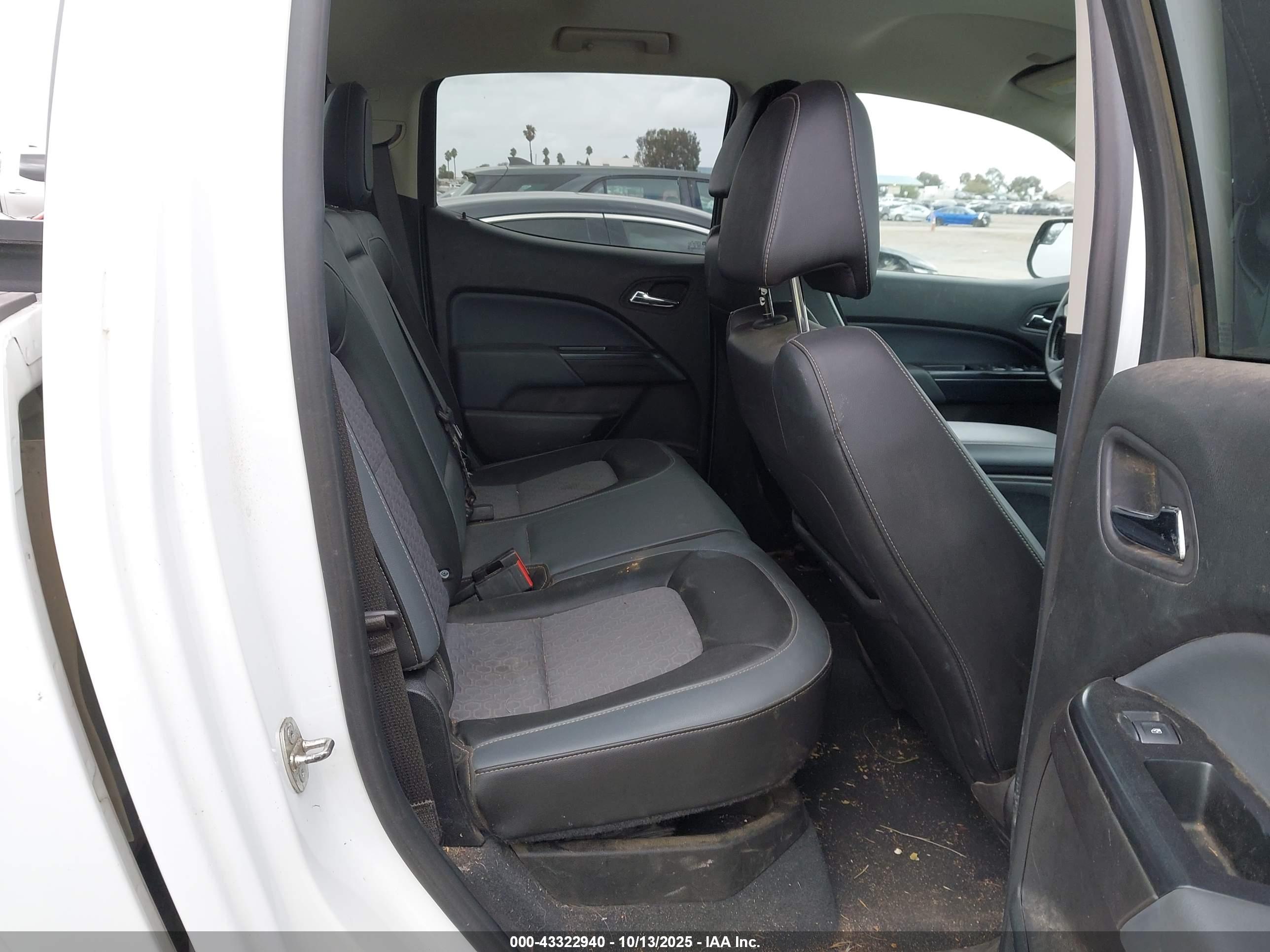 CHEVROLET COLORADO image 8