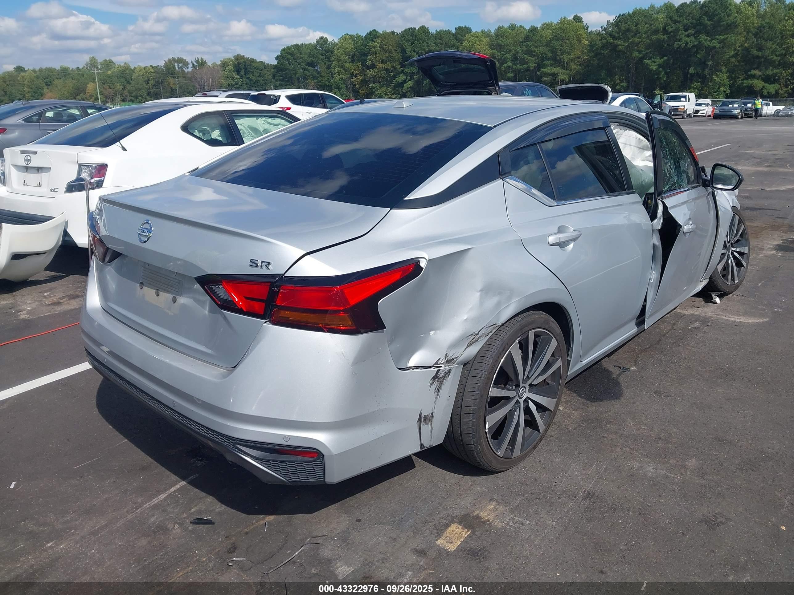 NISSAN ALTIMA image 4