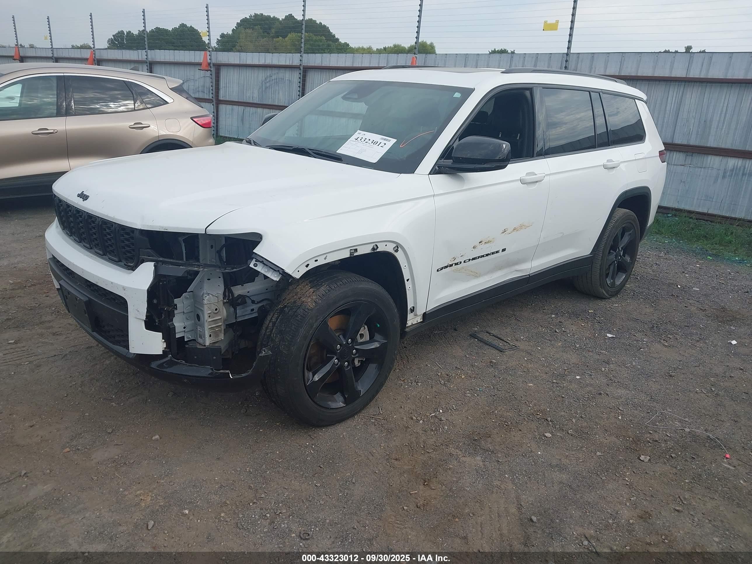 JEEP GRAND image 2