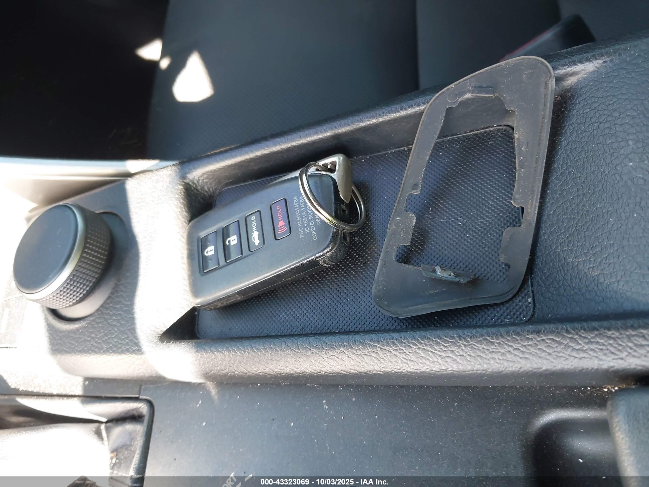 LEXUS IS image 11