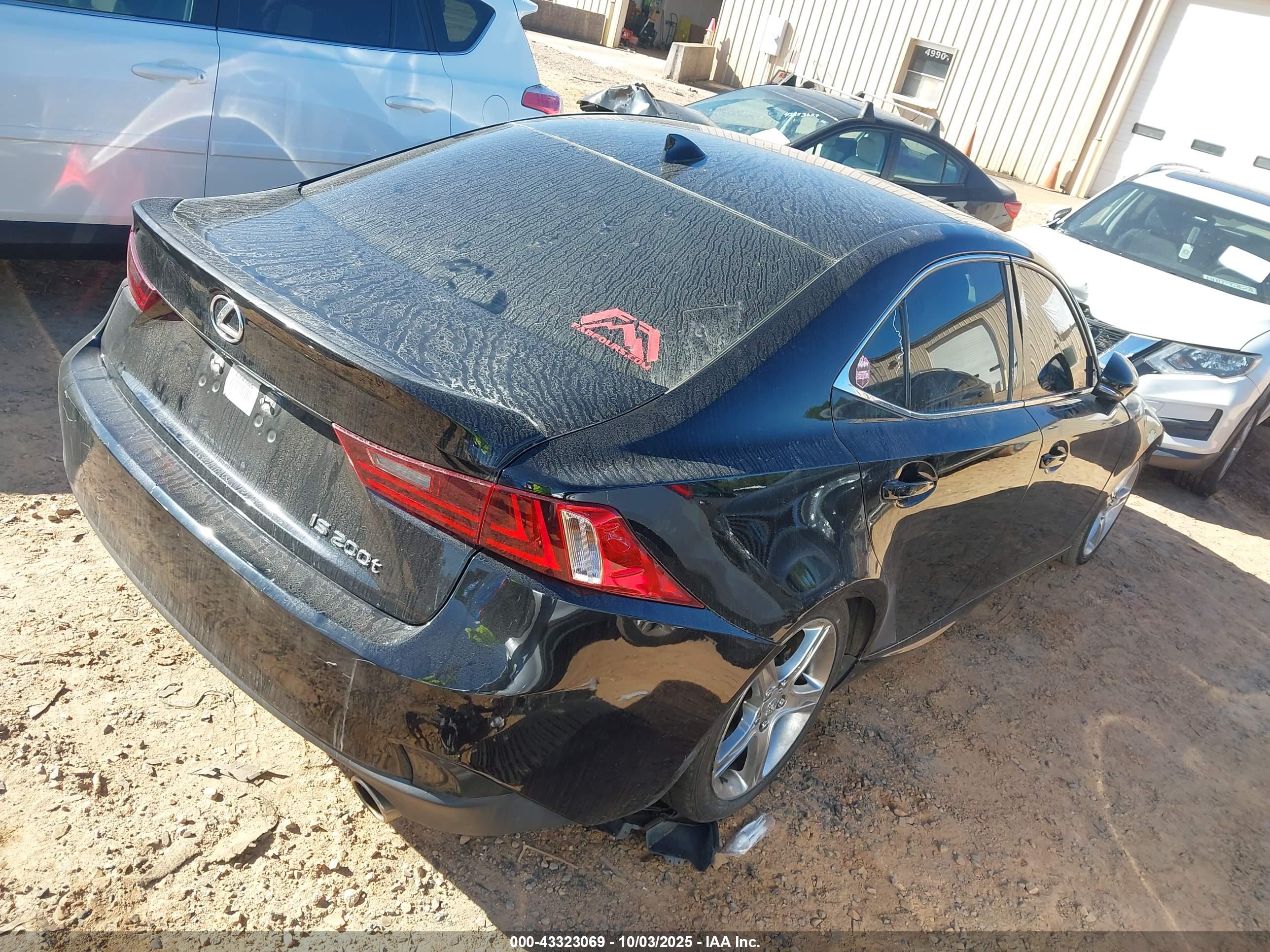 LEXUS IS image 4