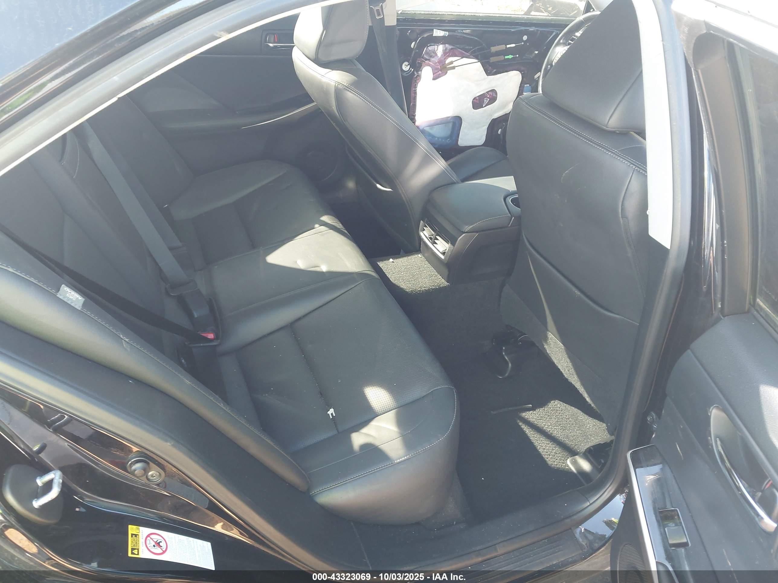 LEXUS IS image 8