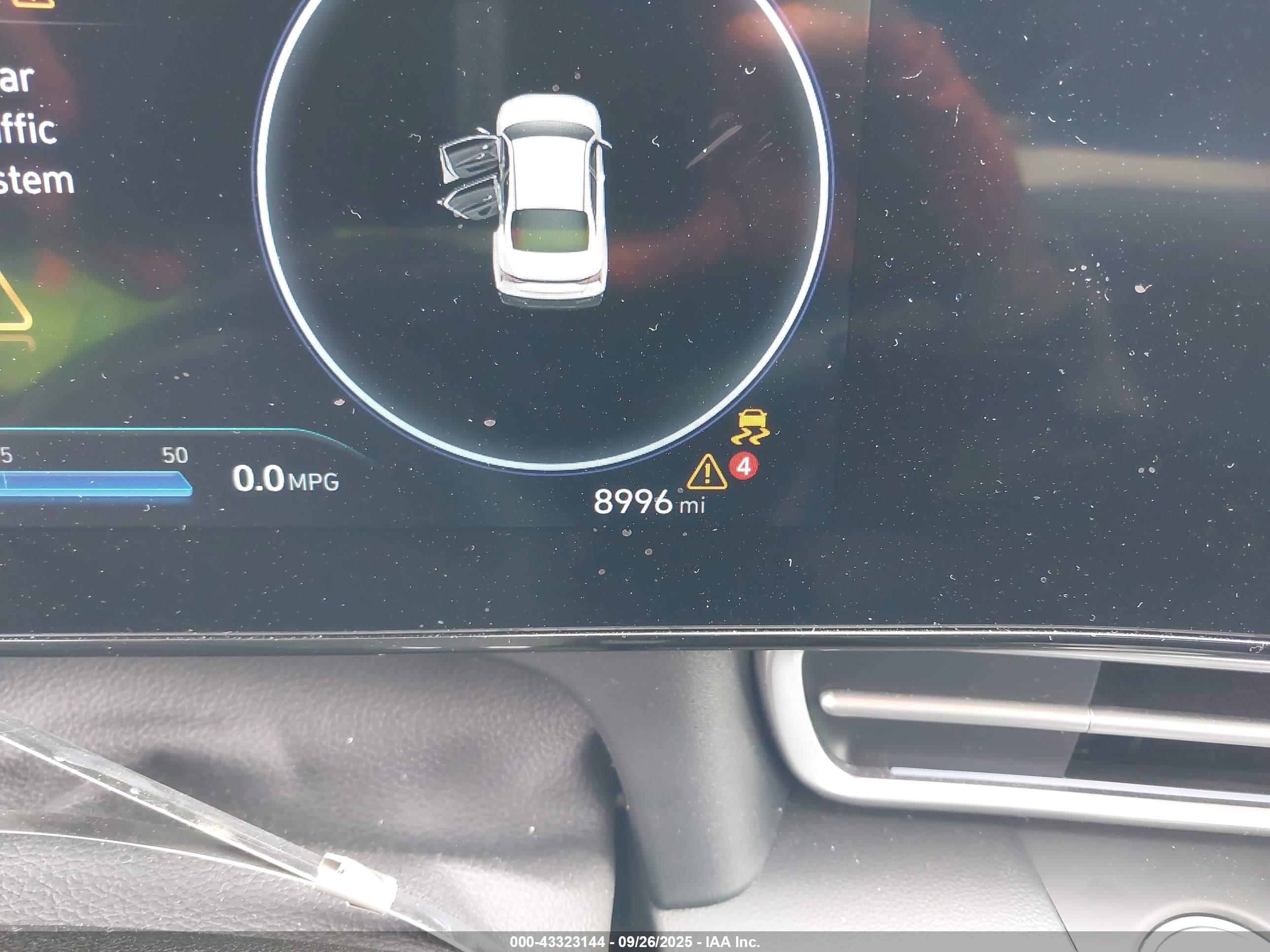 HYUNDAI ELANTRA image 7