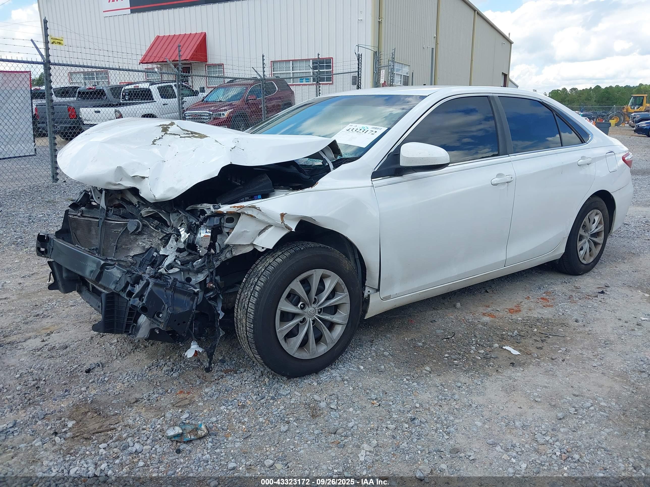 TOYOTA CAMRY image 2