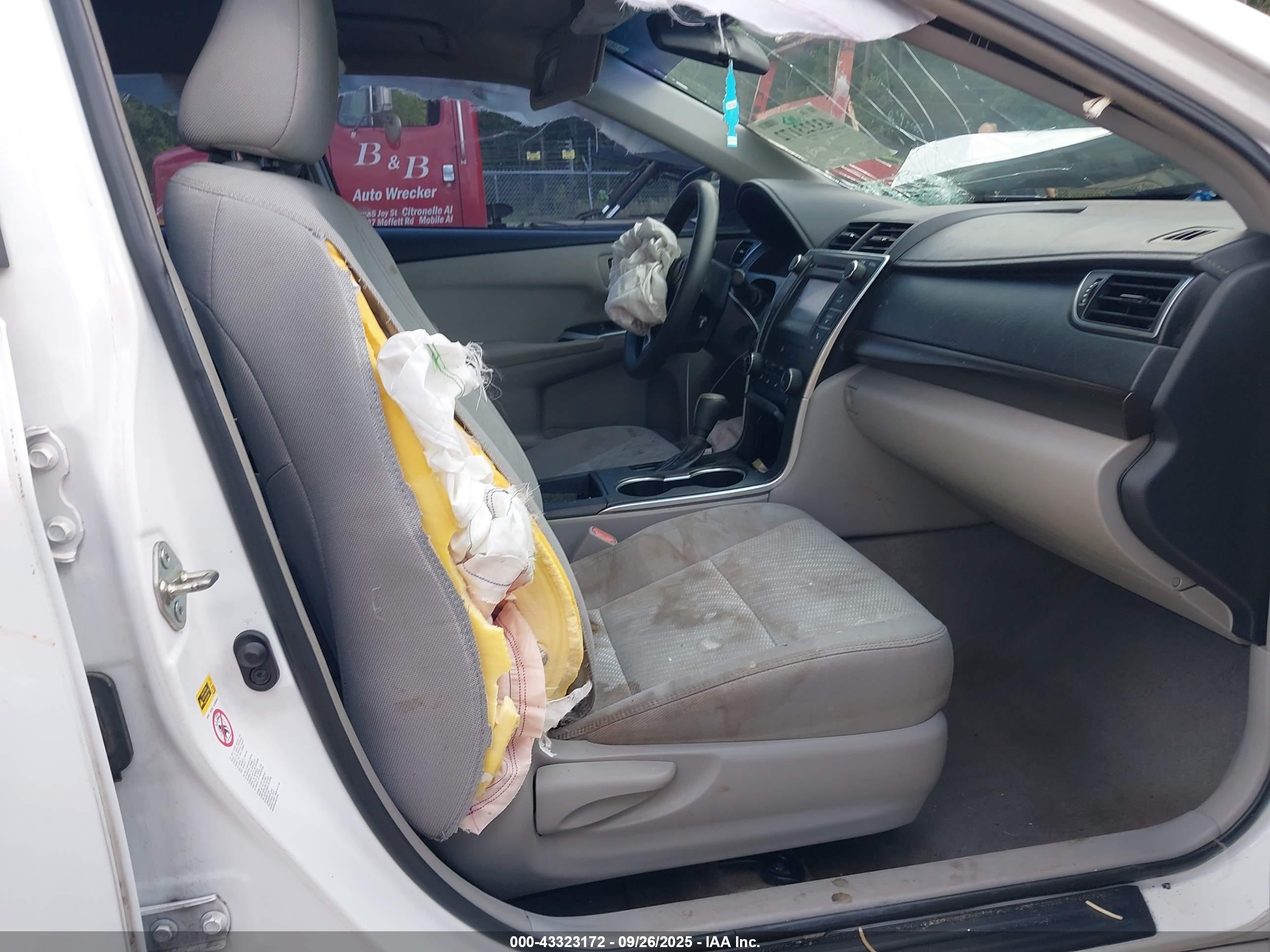 TOYOTA CAMRY image 5