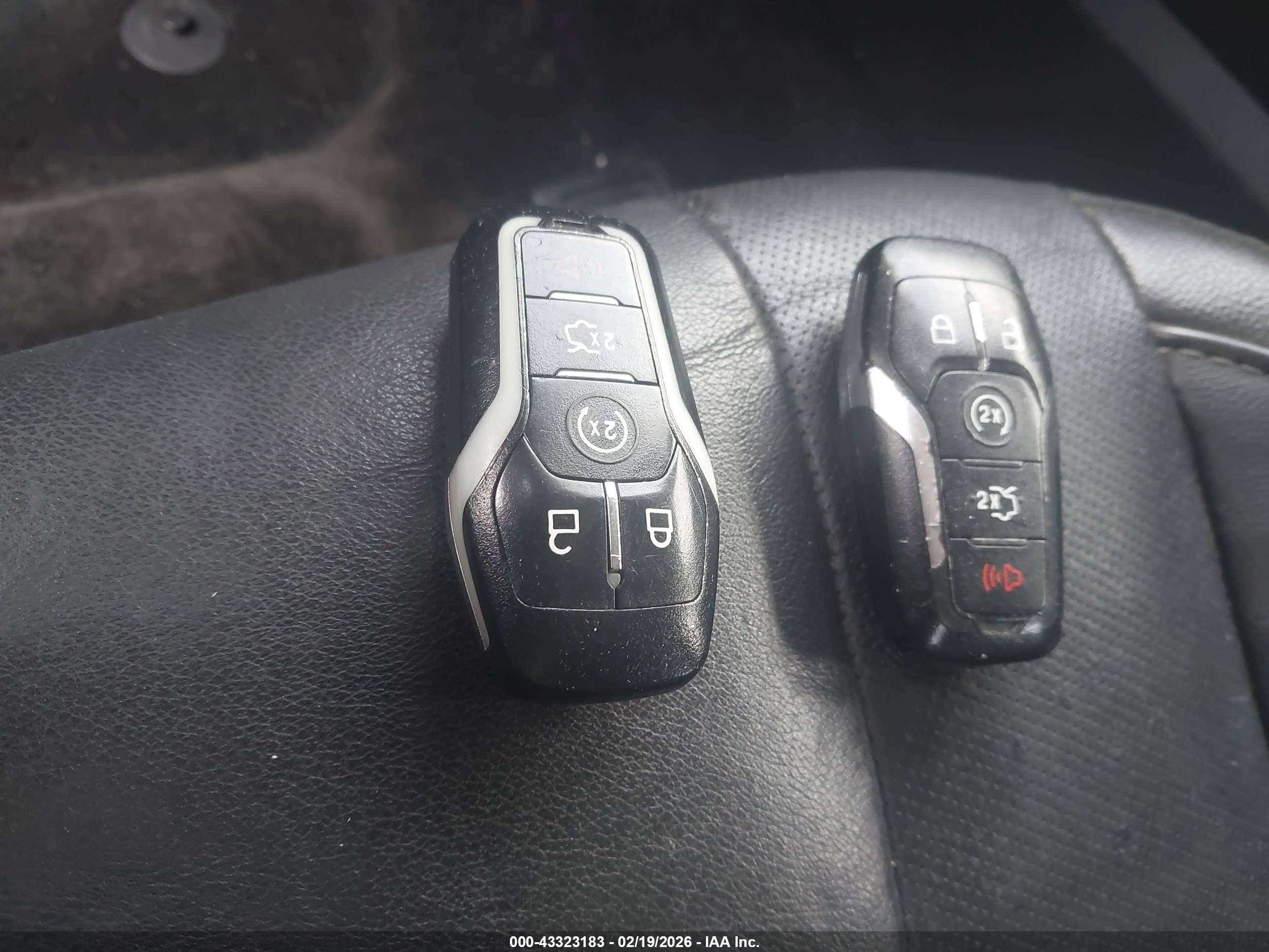 FORD FUSION image 11