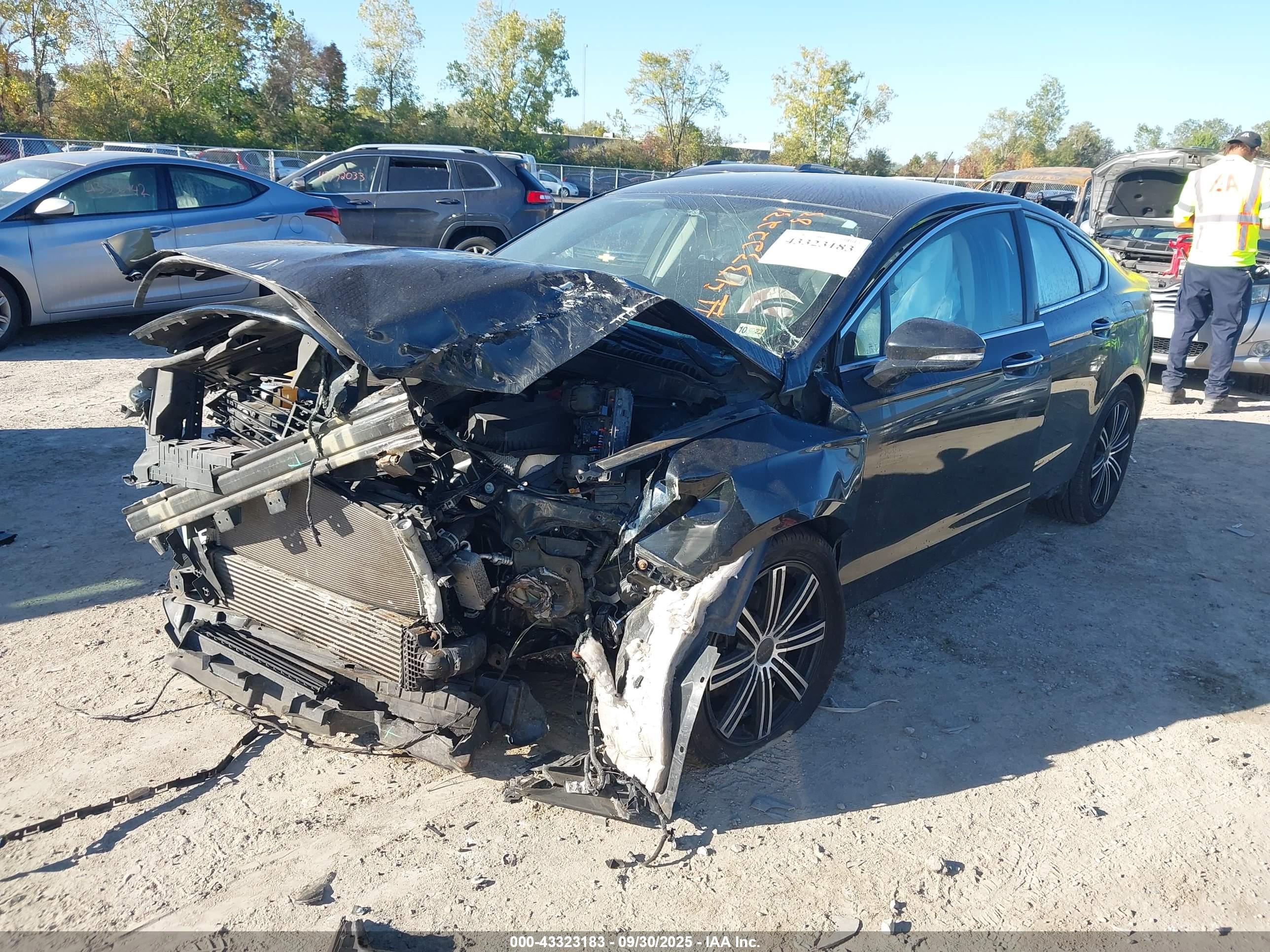 FORD FUSION image 2