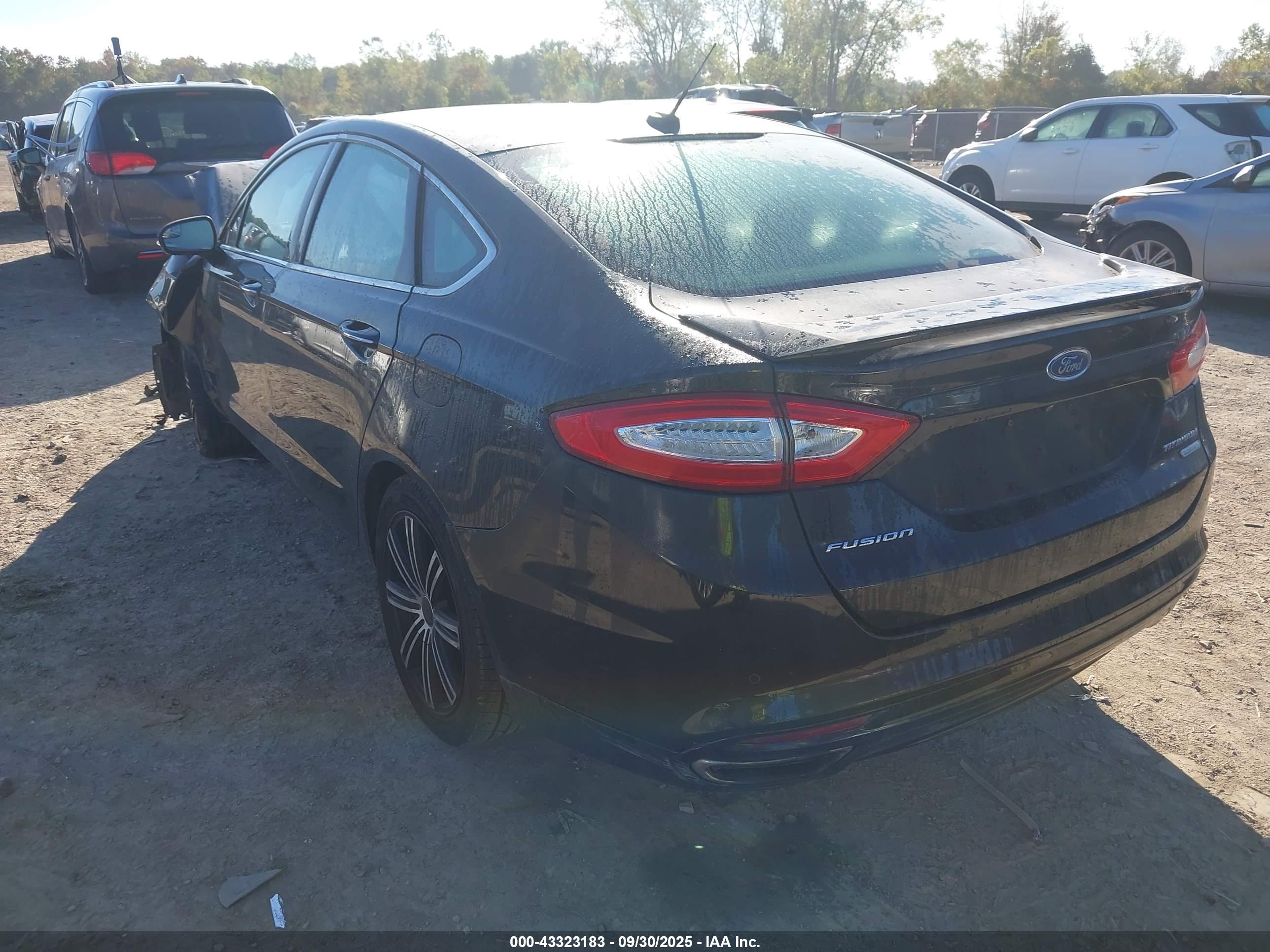 FORD FUSION image 3
