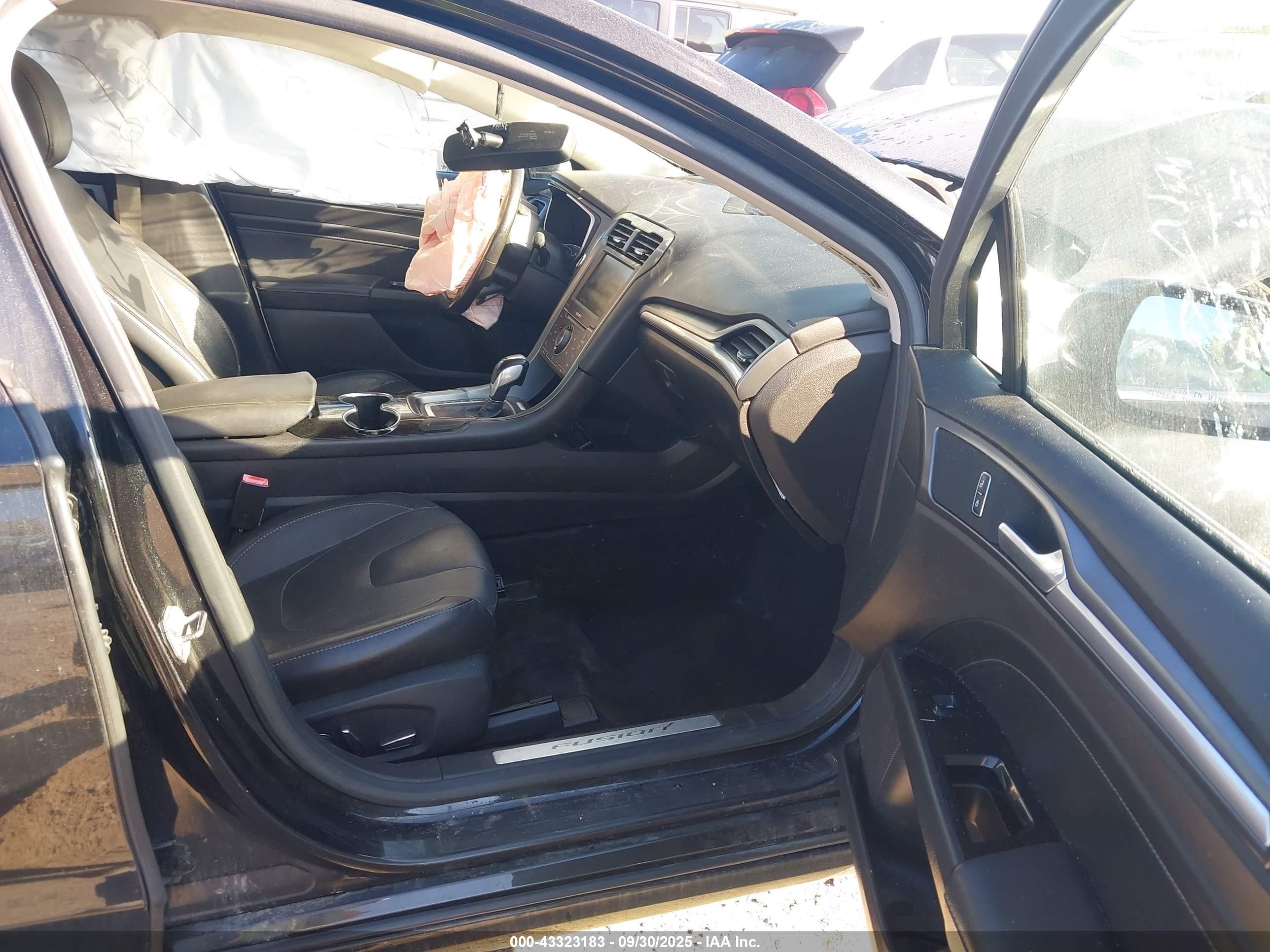 FORD FUSION image 5