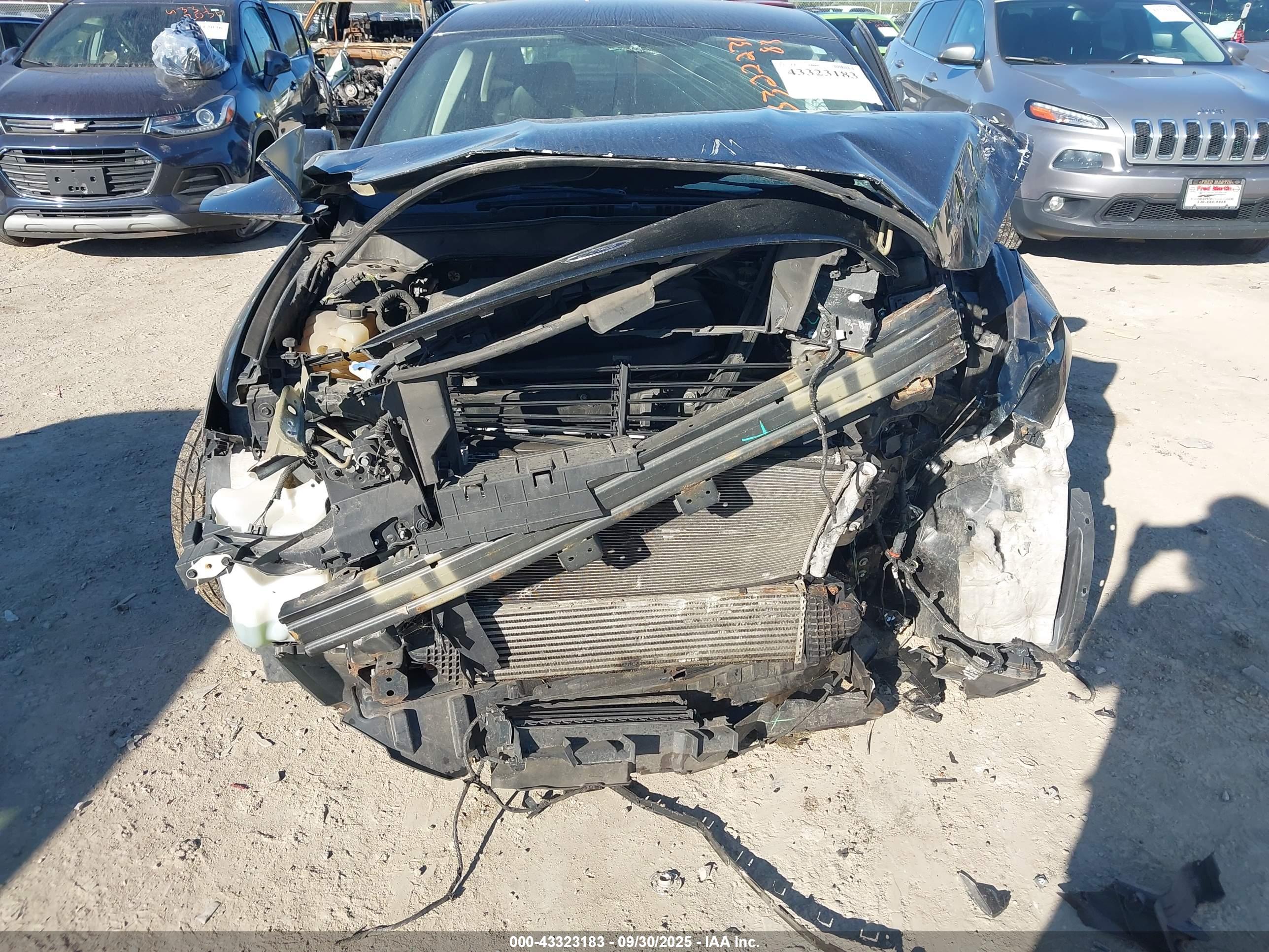 FORD FUSION image 6