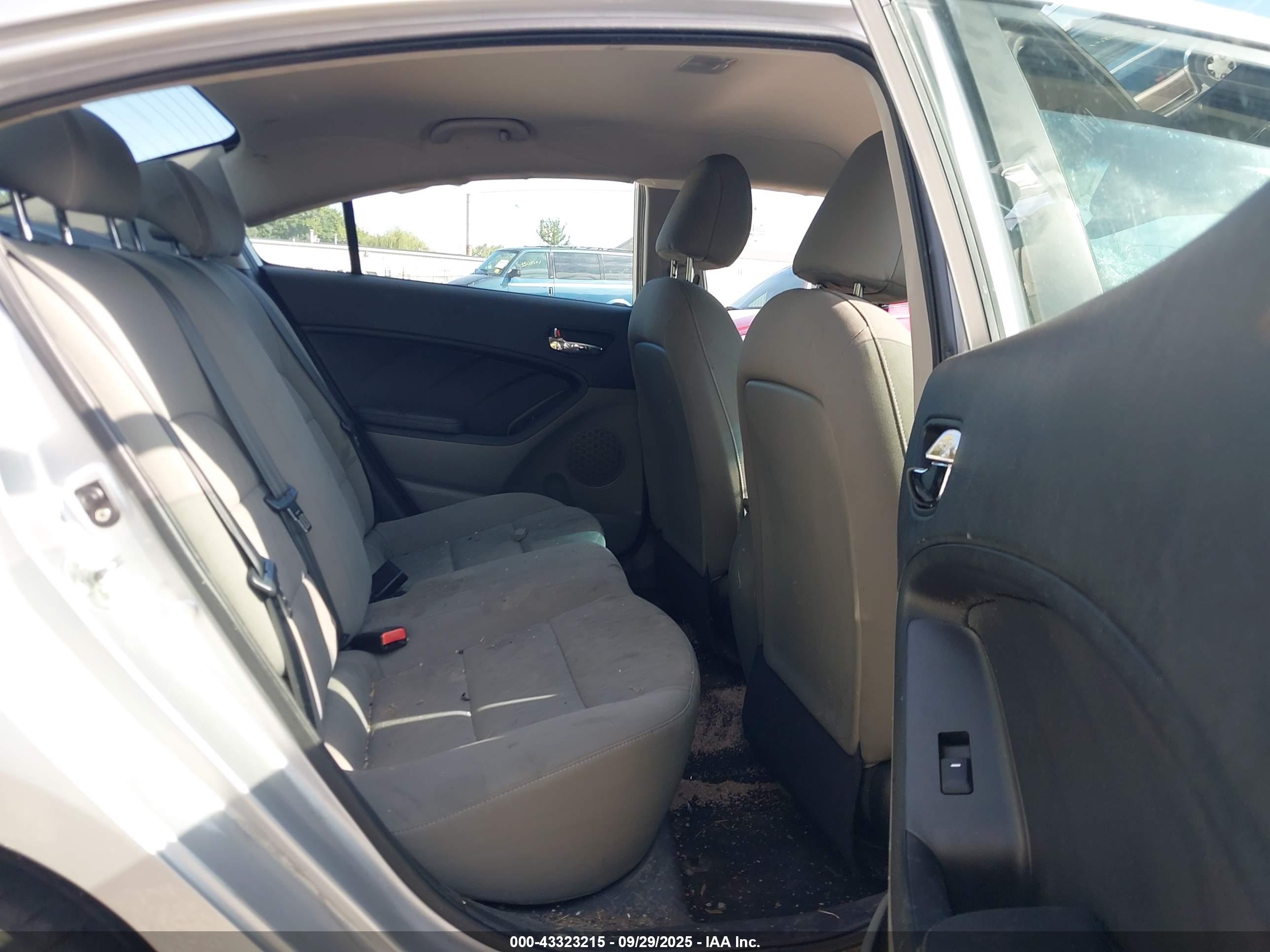 KIA FORTE image 8