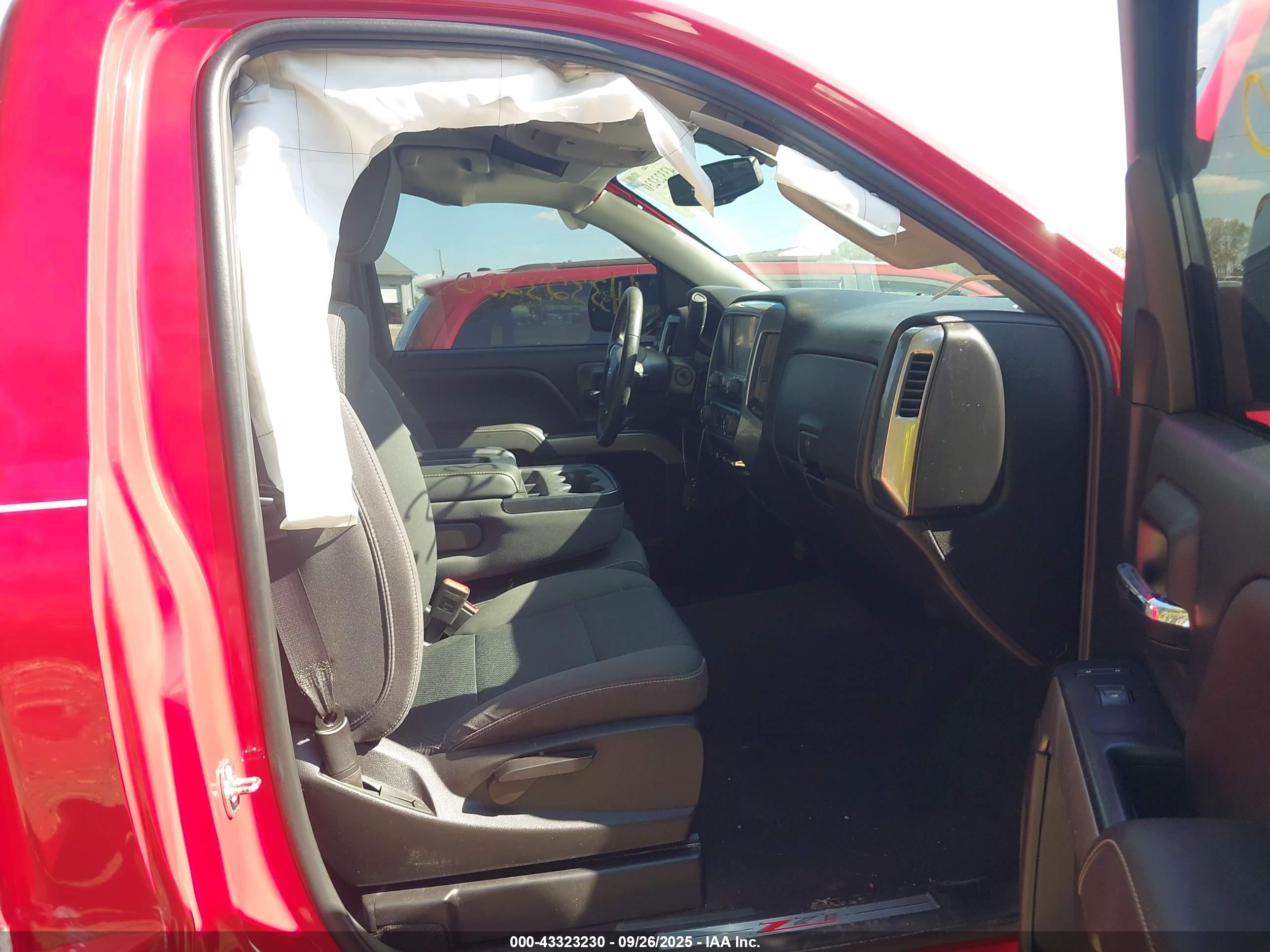 CHEVROLET SILVERADO image 5