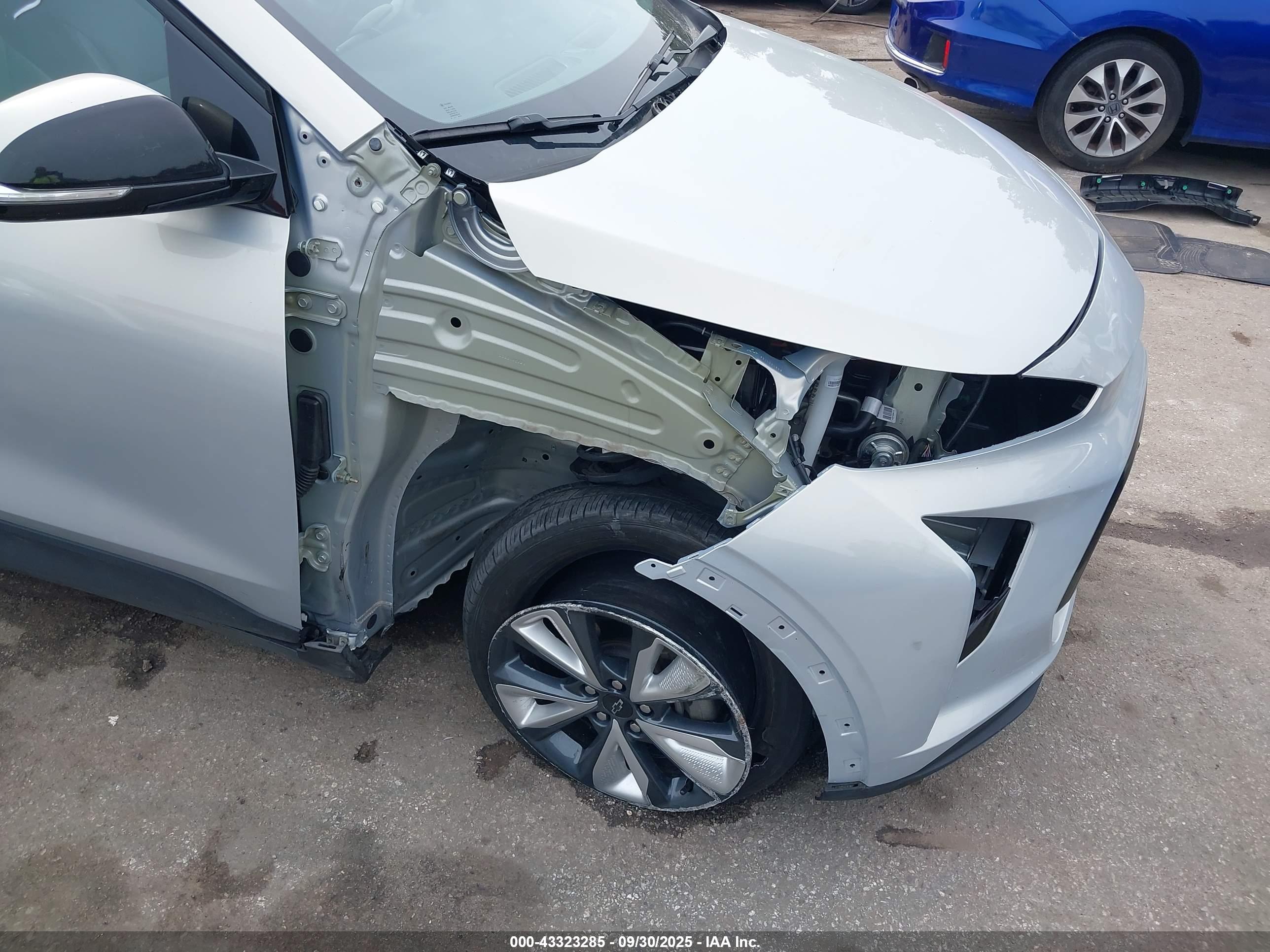 CHEVROLET BOLT image 6