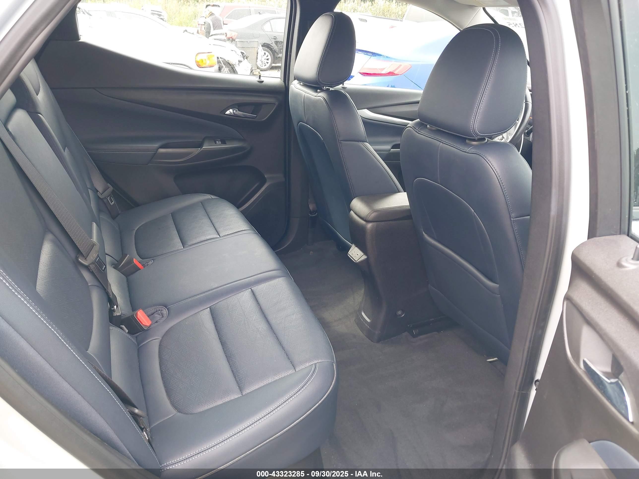 CHEVROLET BOLT image 8