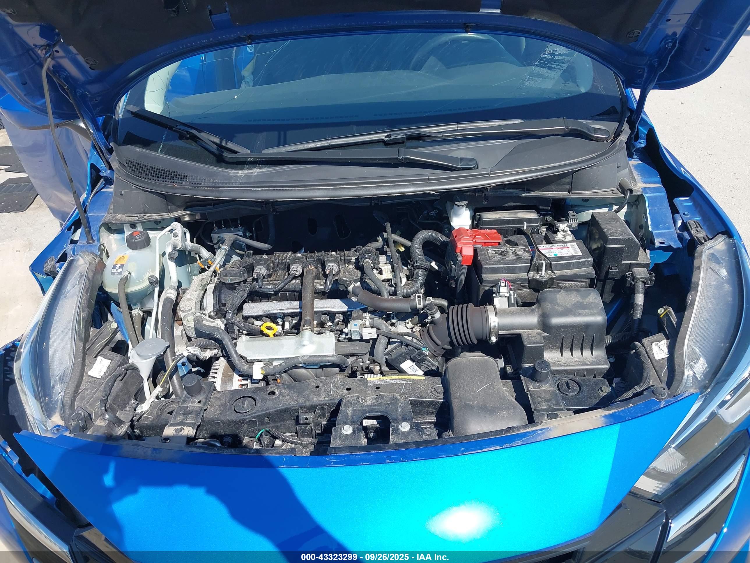 NISSAN VERSA image 10