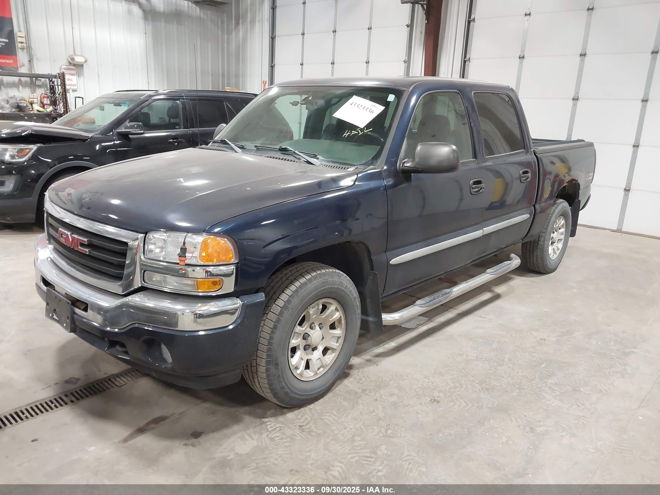 GMC SIERRA image 2