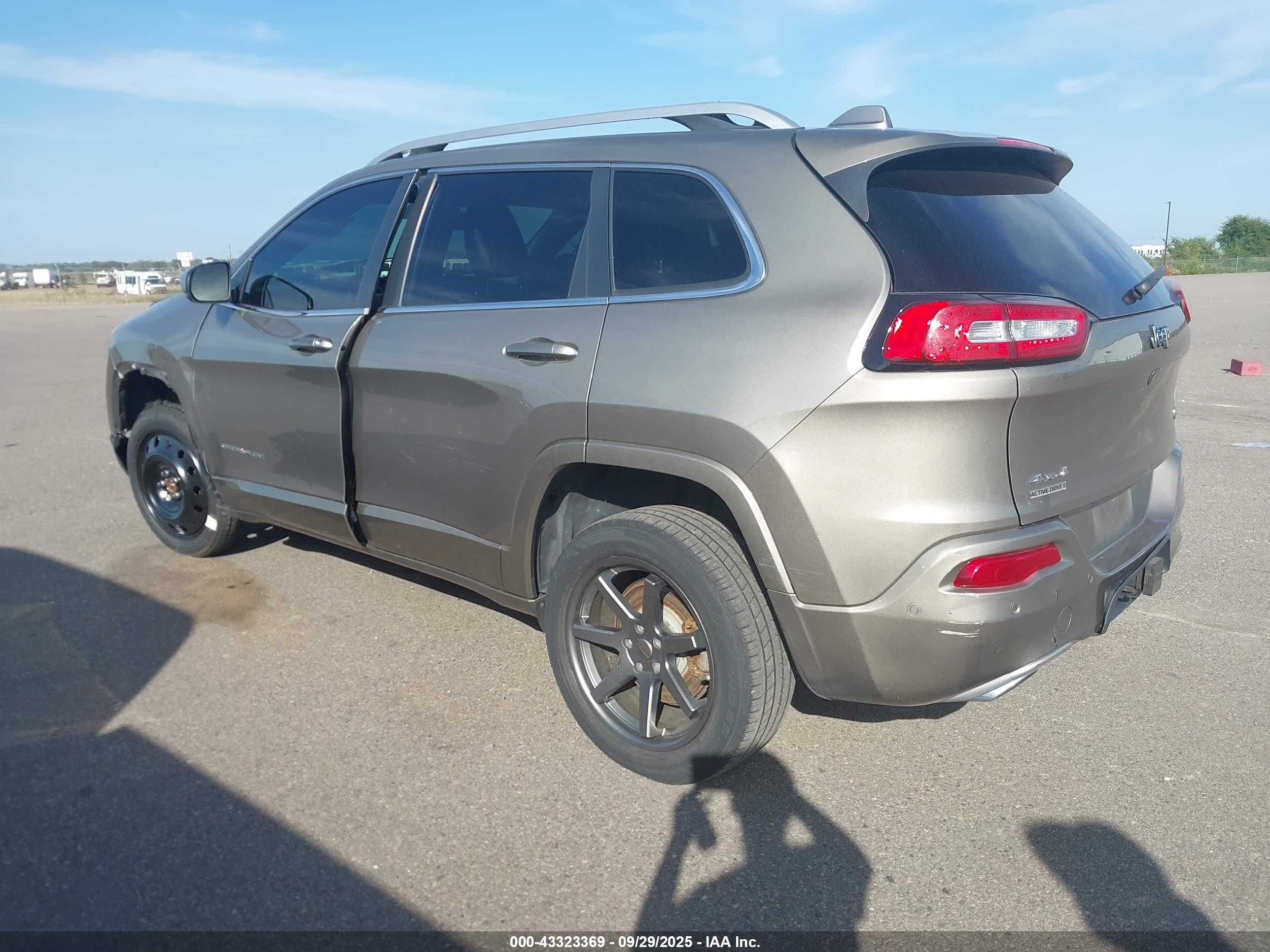JEEP CHEROKEE image 3