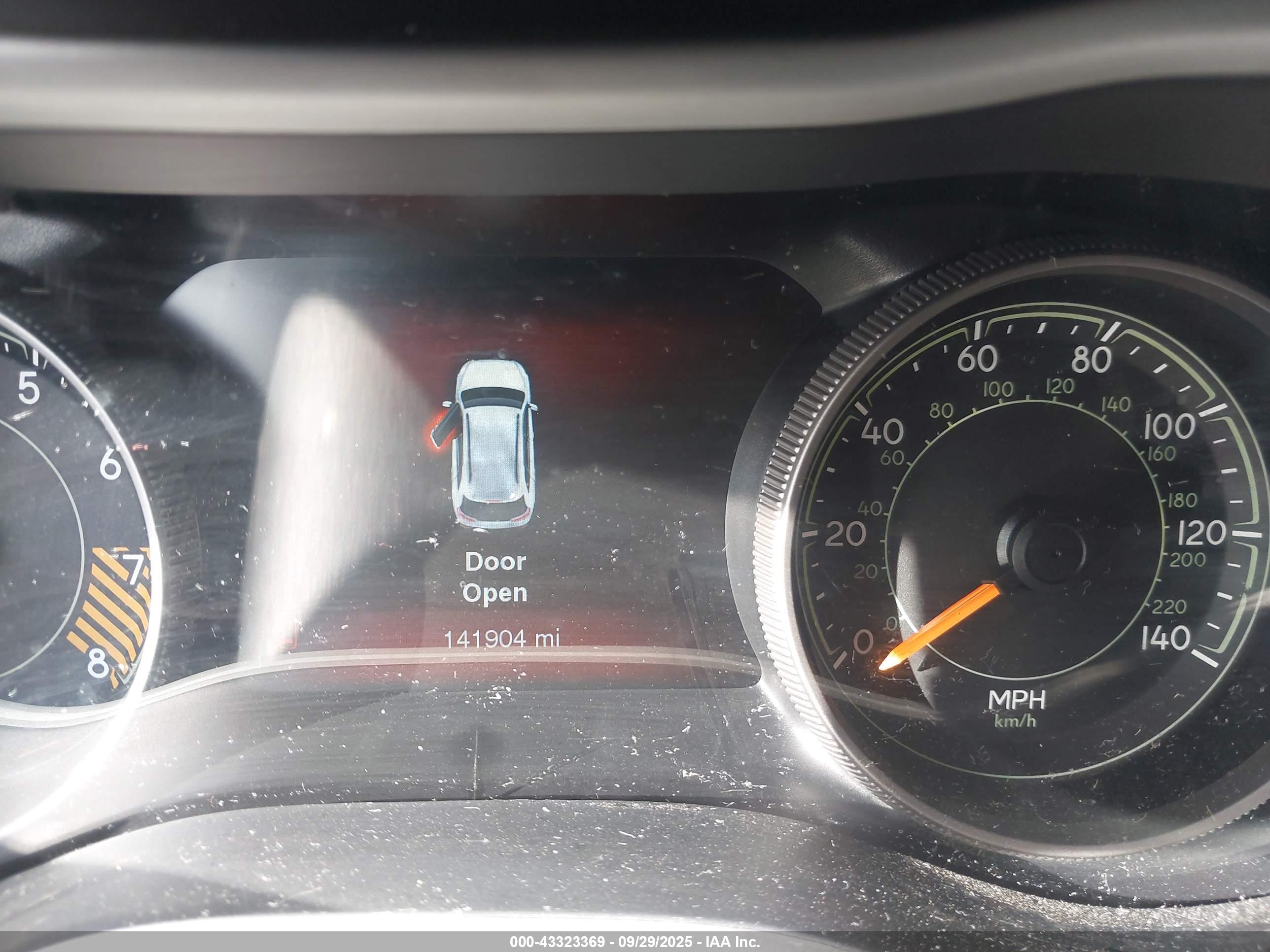 JEEP CHEROKEE image 7