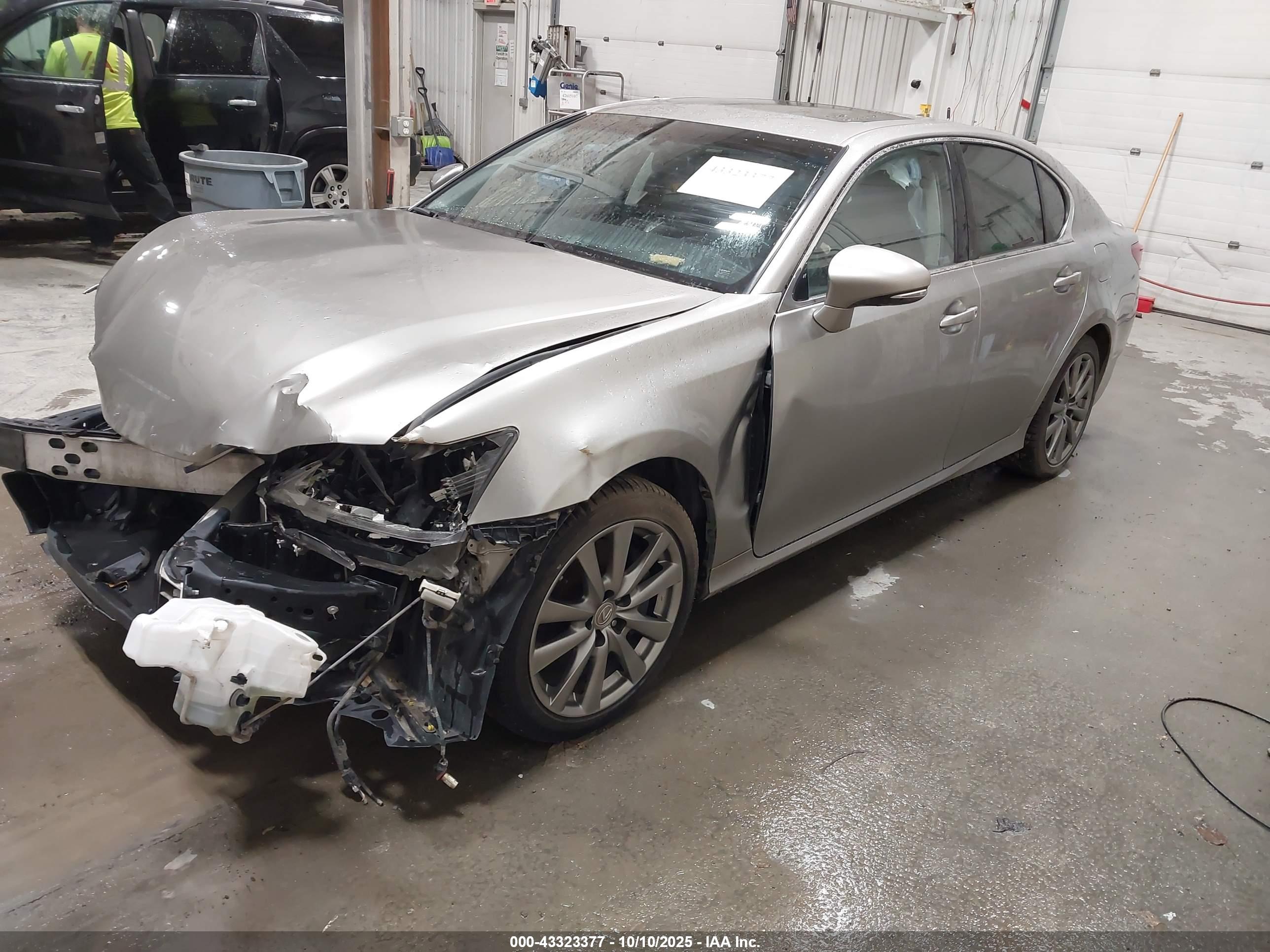LEXUS GS image 2