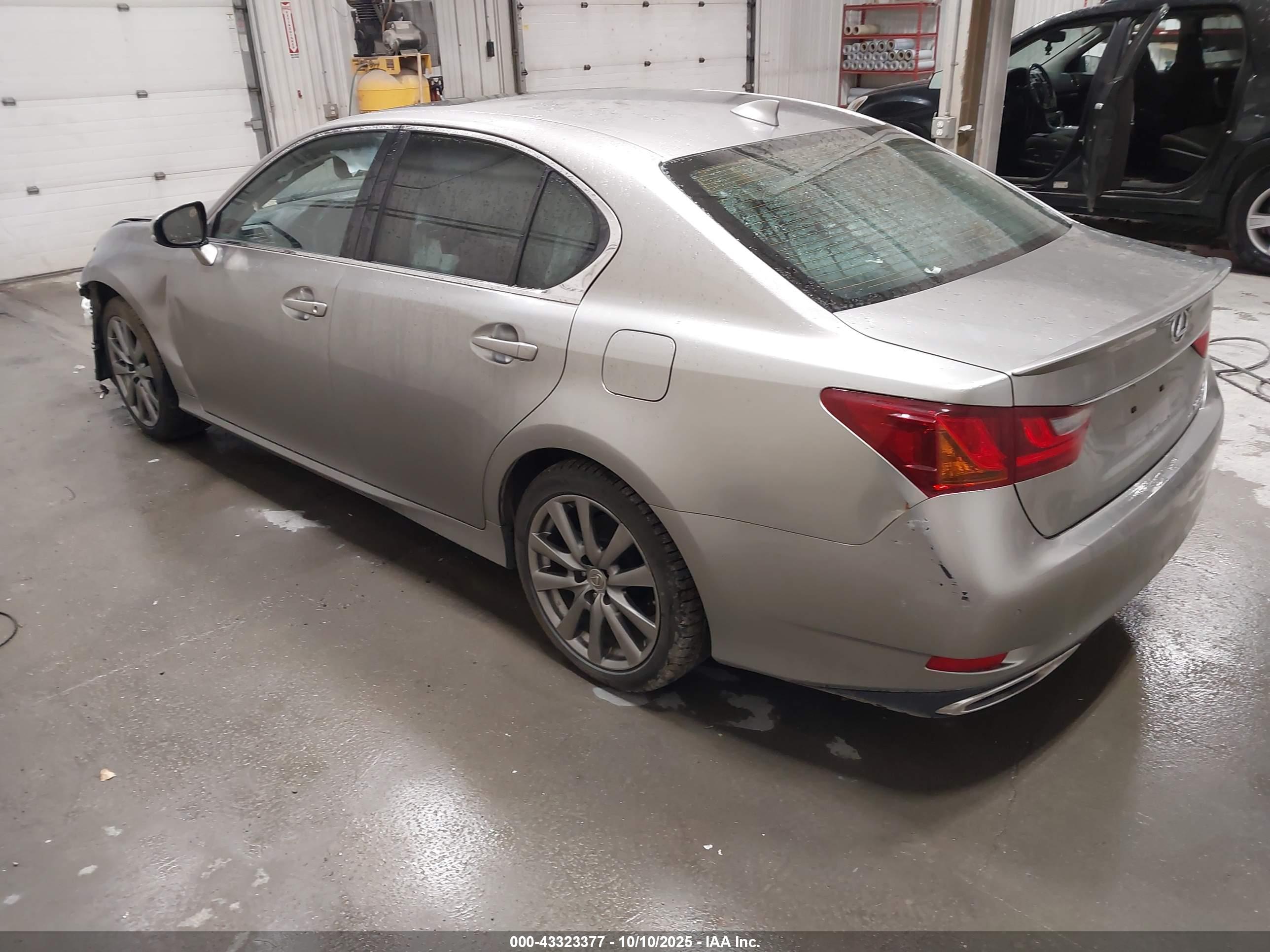 LEXUS GS image 3