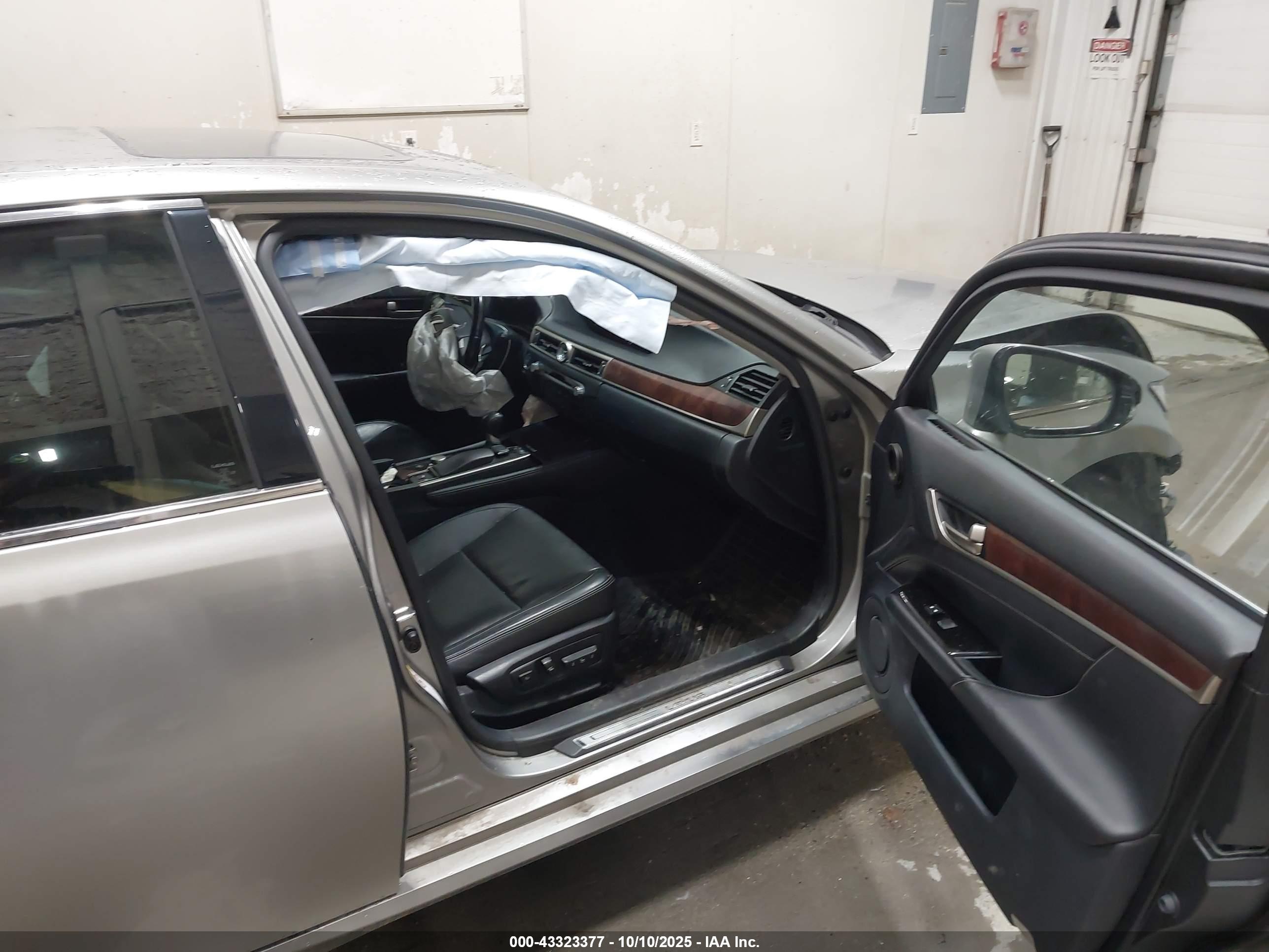 LEXUS GS image 5