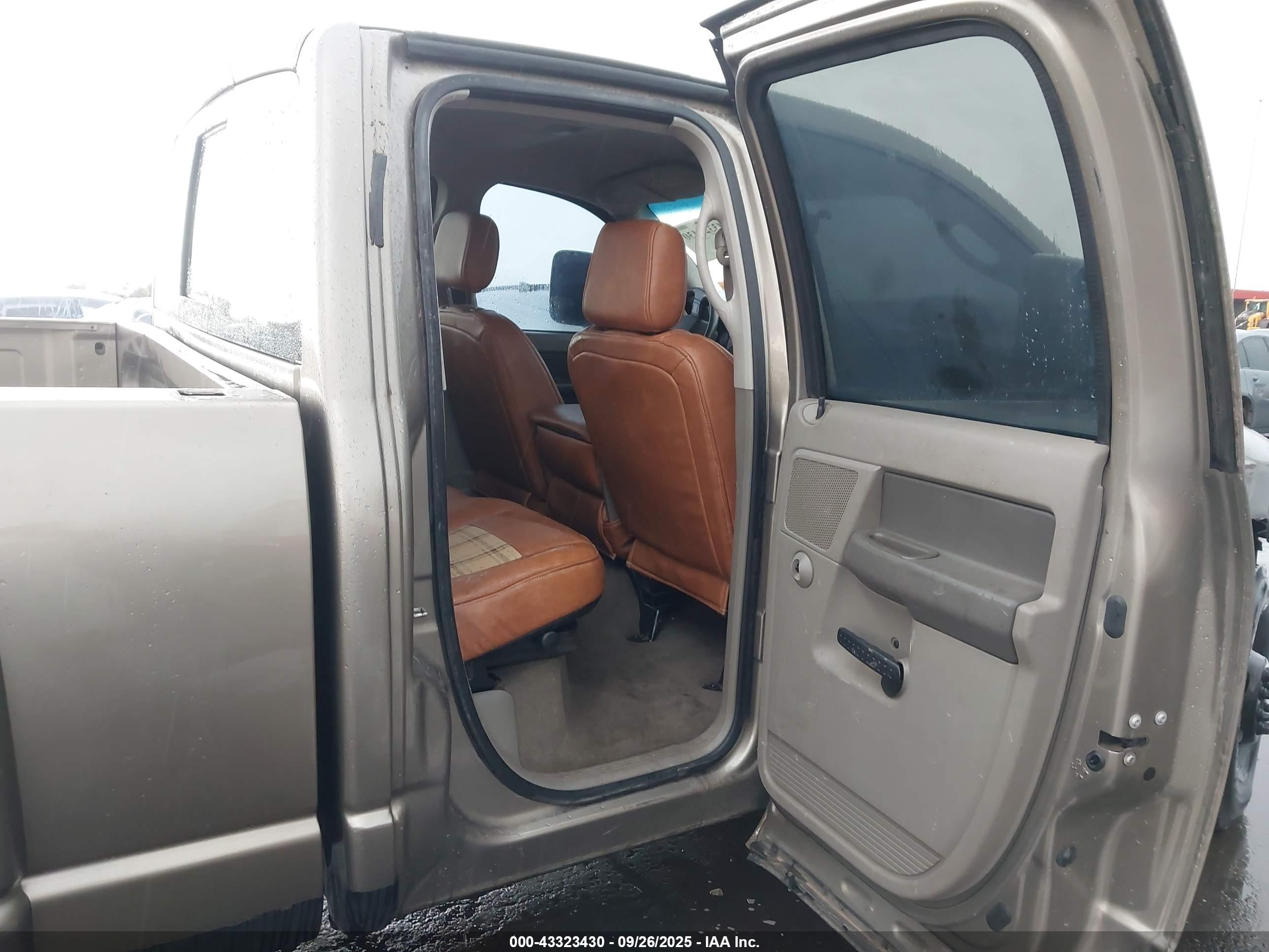 DODGE RAM image 7