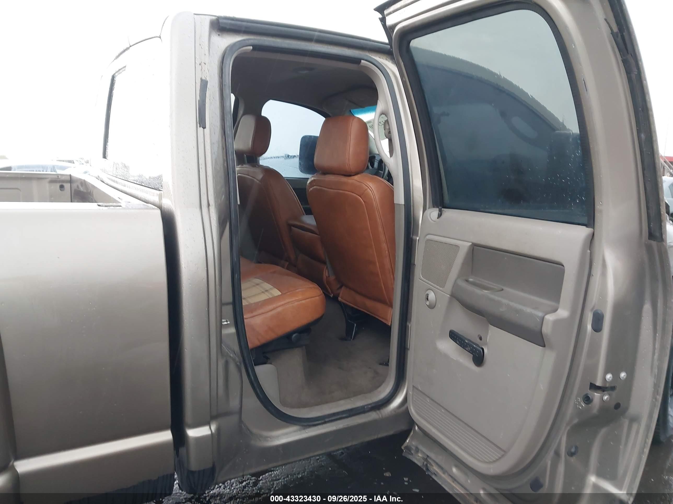 DODGE RAM image 8