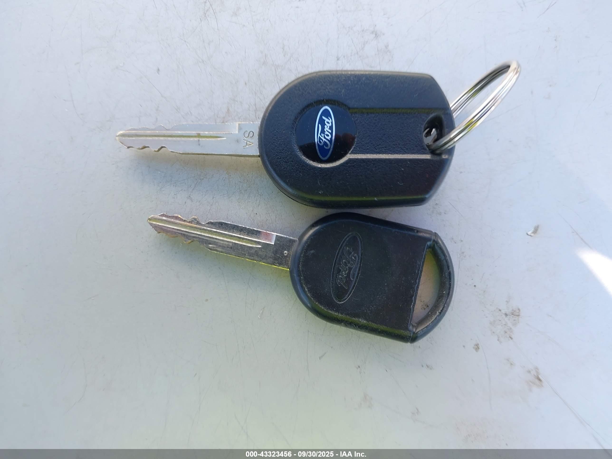 FORD ESCAPE image 11