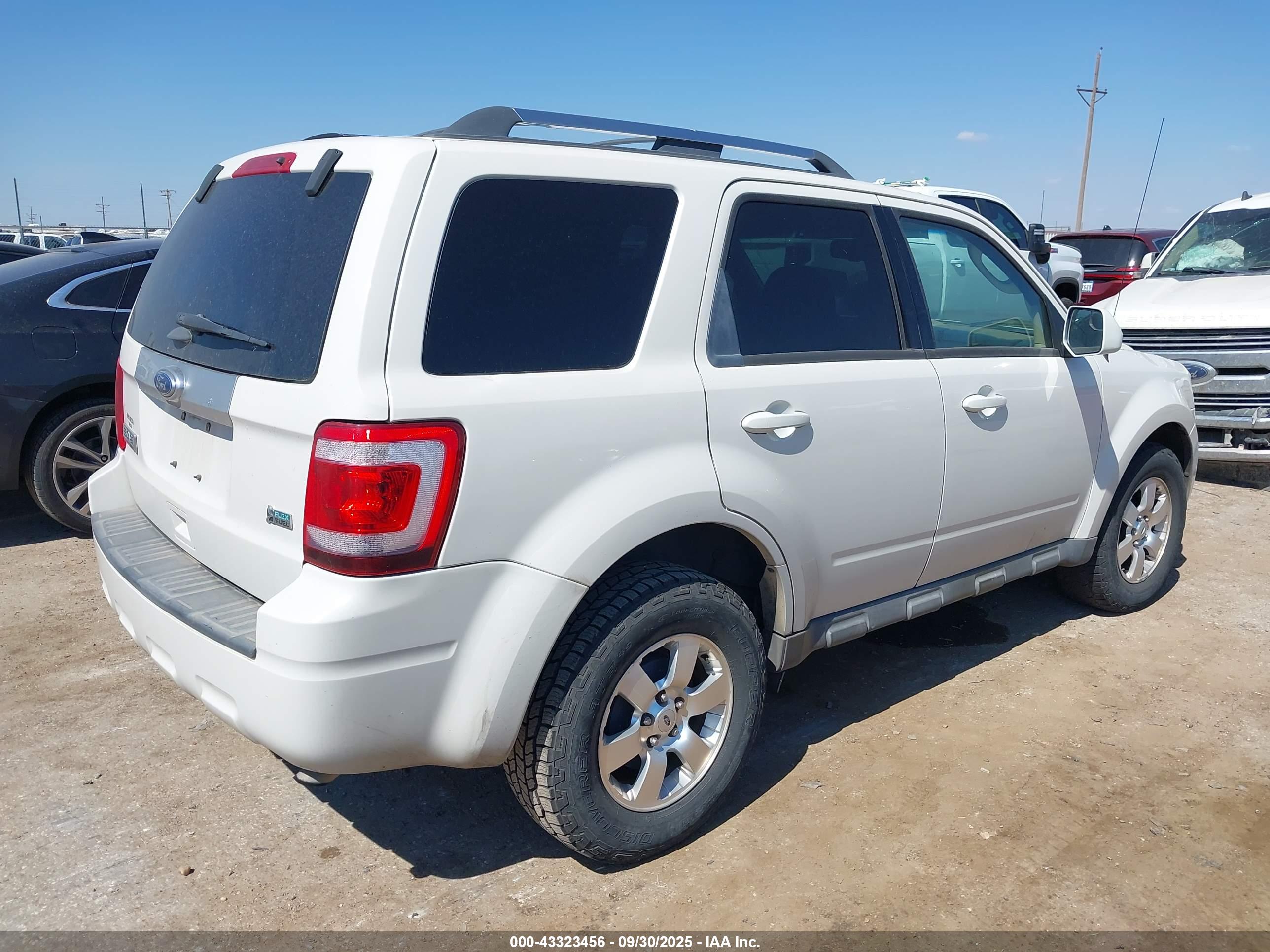 FORD ESCAPE image 4