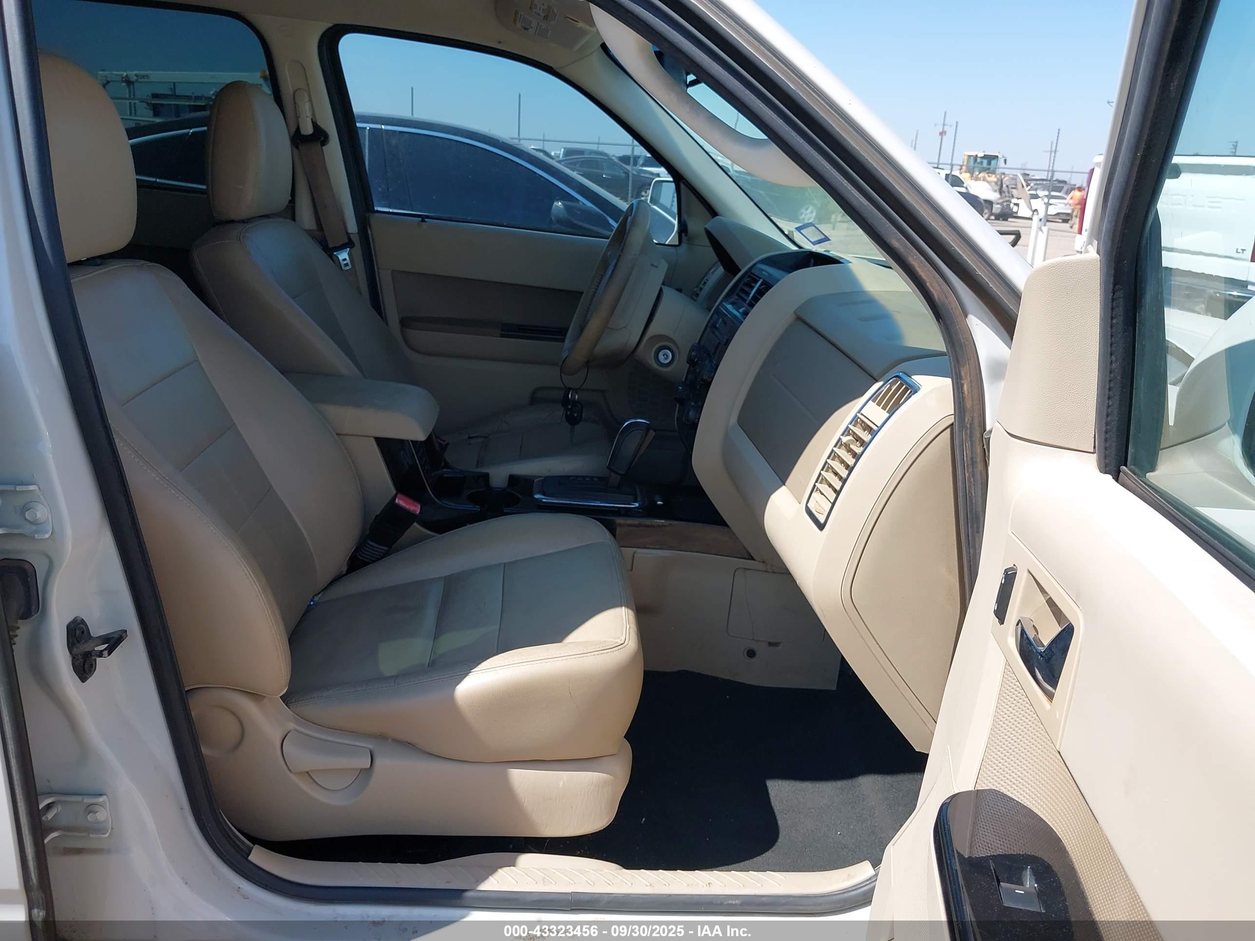 FORD ESCAPE image 5