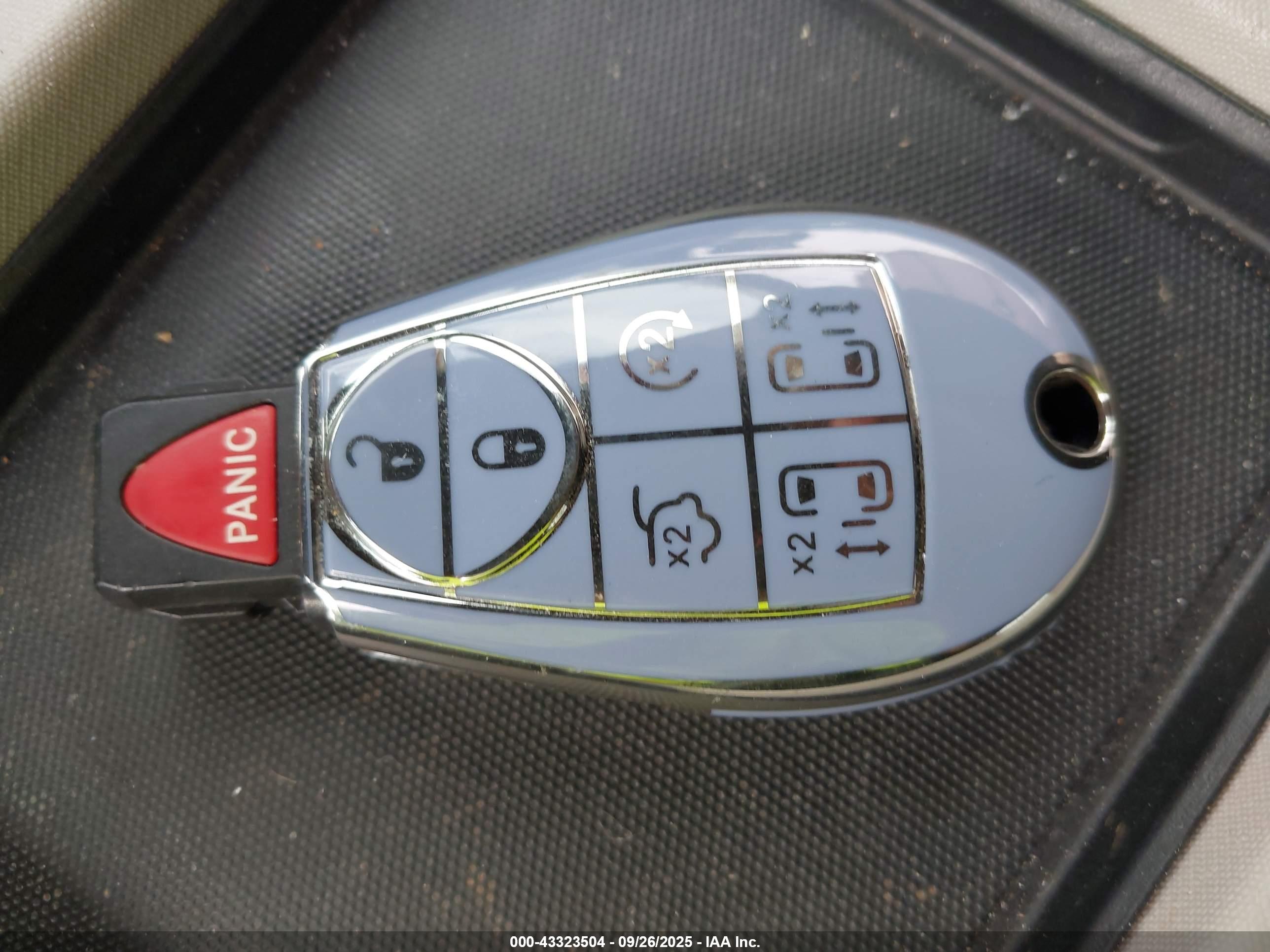 CHRYSLER TOWN image 11